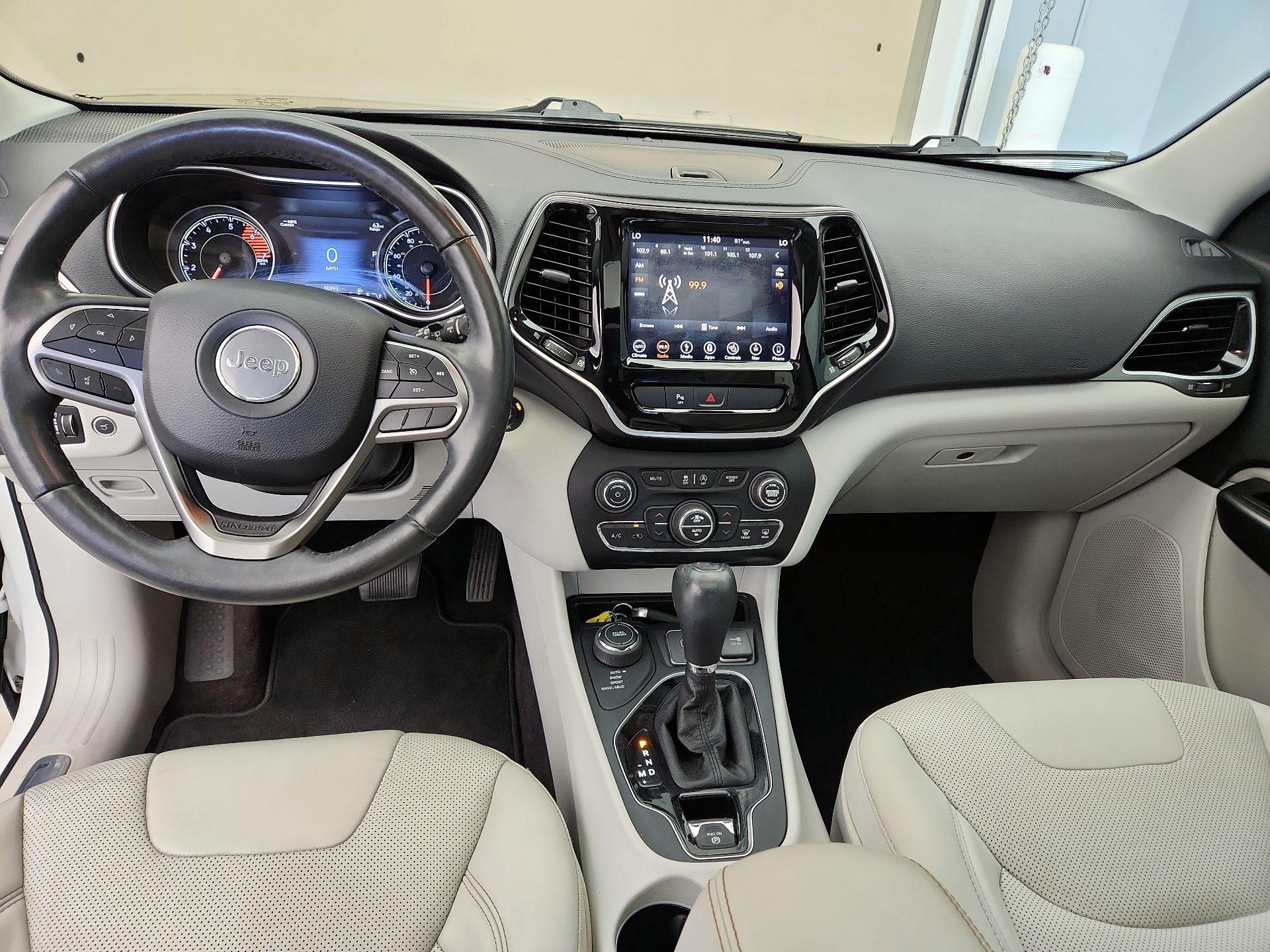 Thumbnail: 2019 Jeep Cherokee - 9