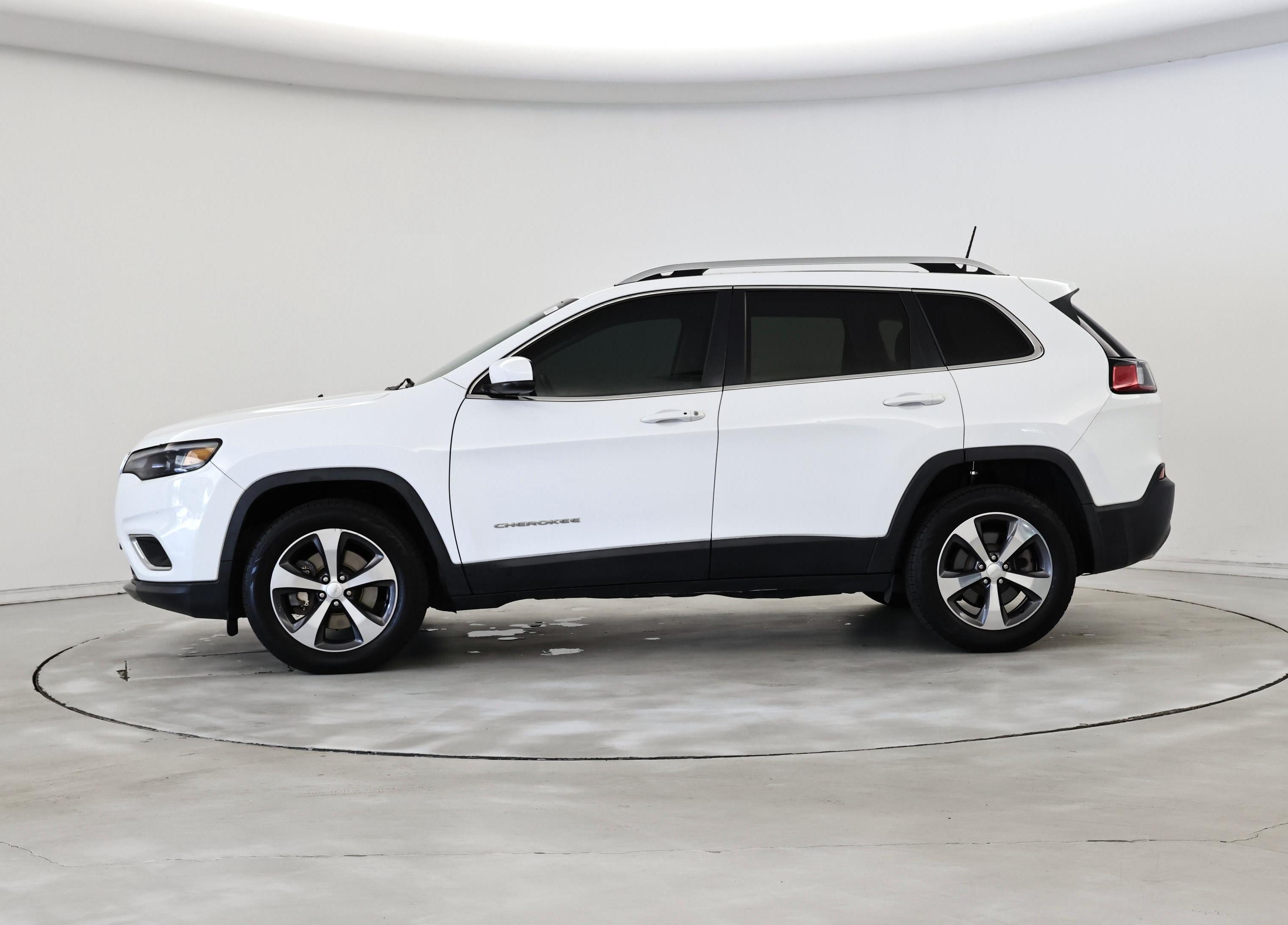 Thumbnail: 2019 Jeep Cherokee - 3