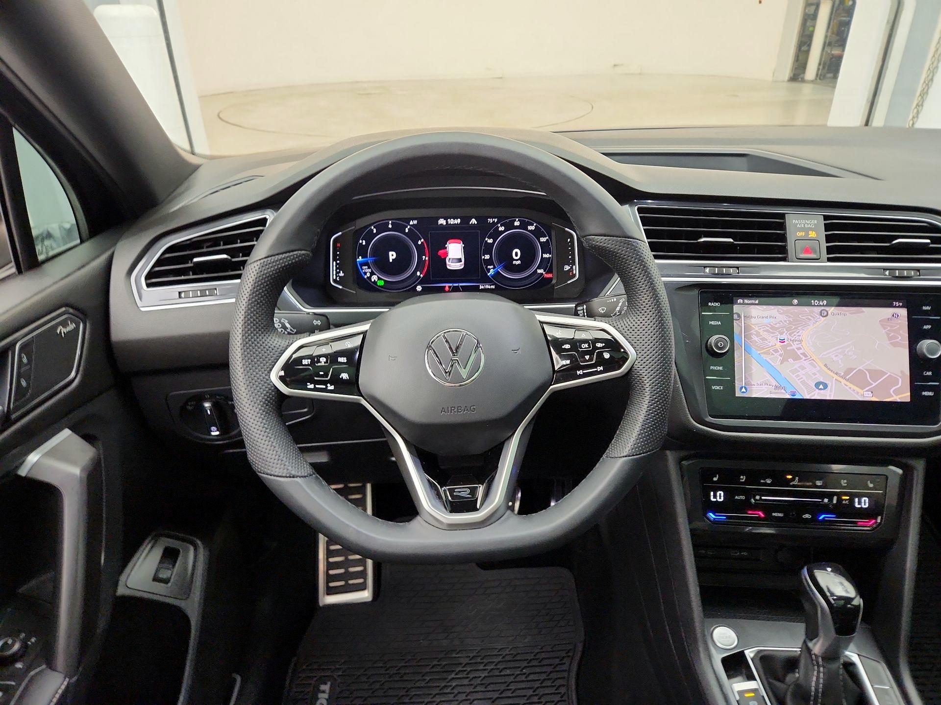 Thumbnail: 2022 Volkswagen Tiguan - 9