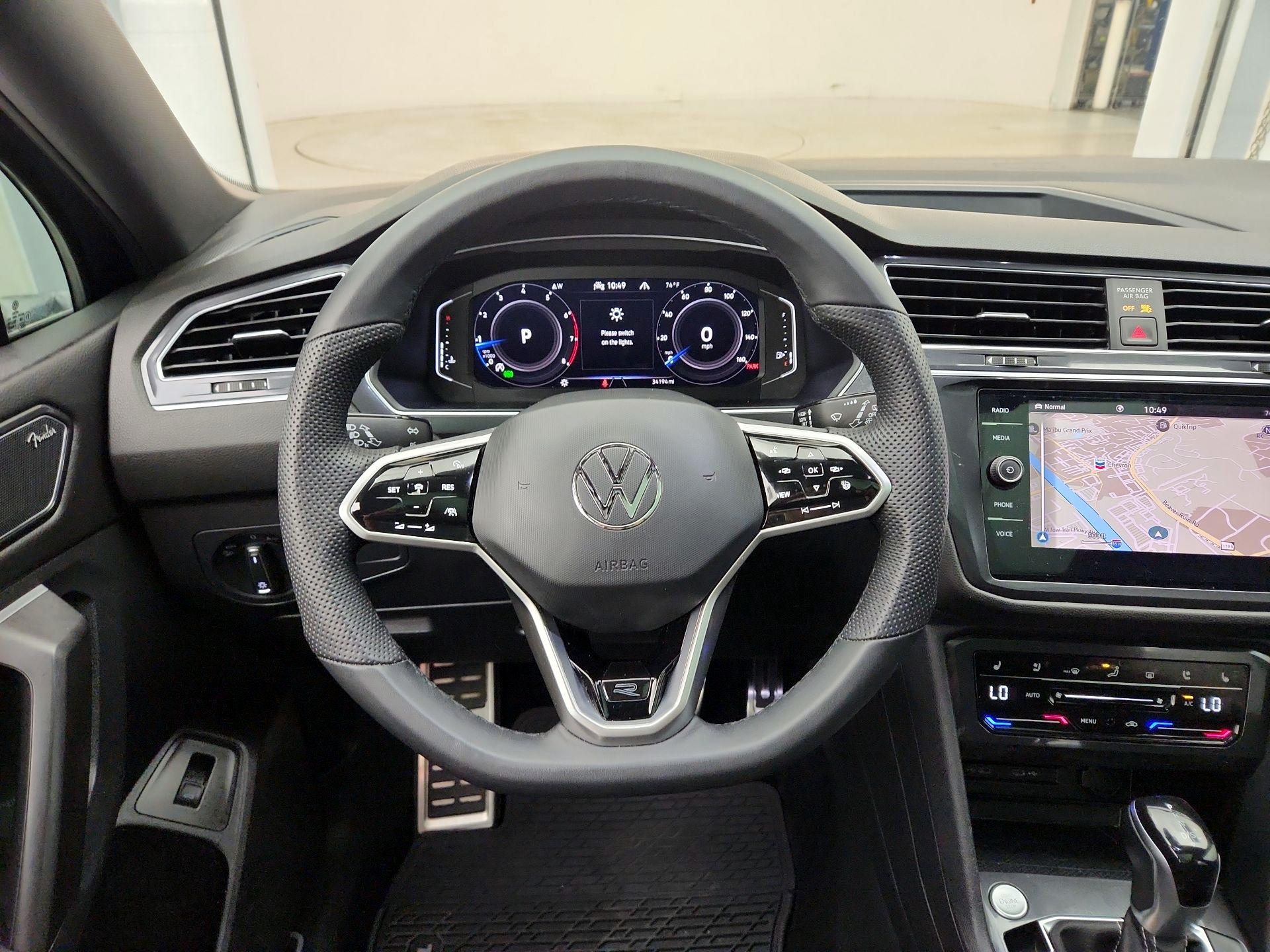 Thumbnail: 2022 Volkswagen Tiguan - 10