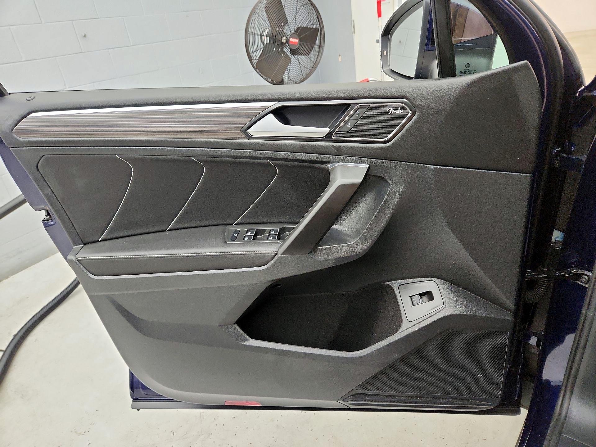 Thumbnail: 2022 Volkswagen Tiguan - 12