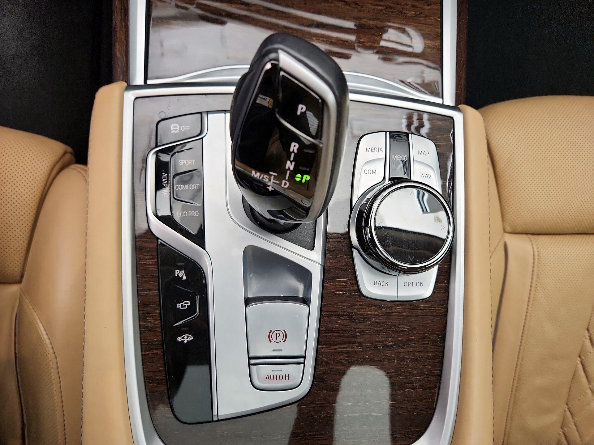 Thumbnail: 2022 BMW 7 Series - 18