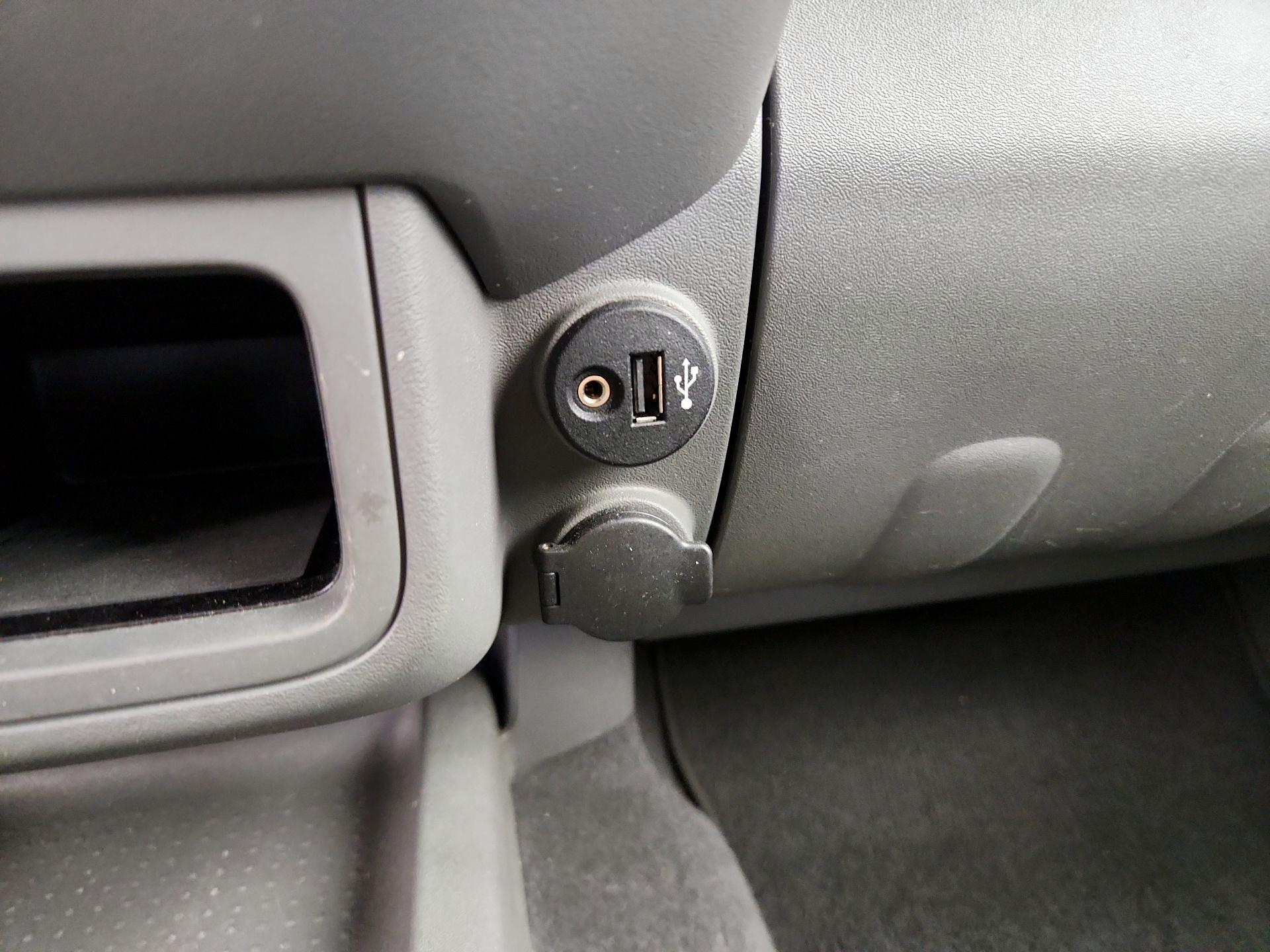 Thumbnail: 2019 Nissan Frontier - 18