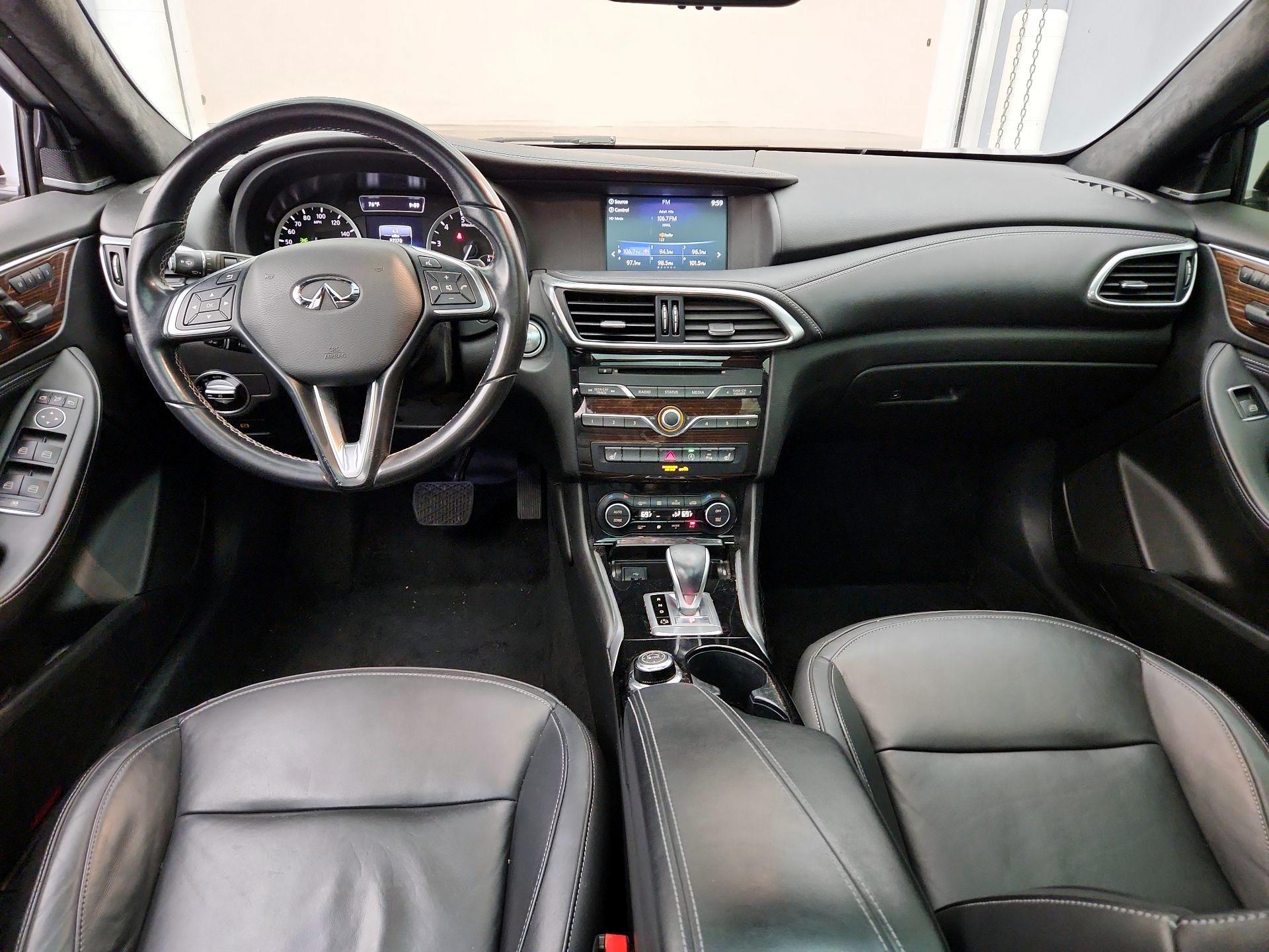 Thumbnail: 2017 INFINITI QX30 - 9