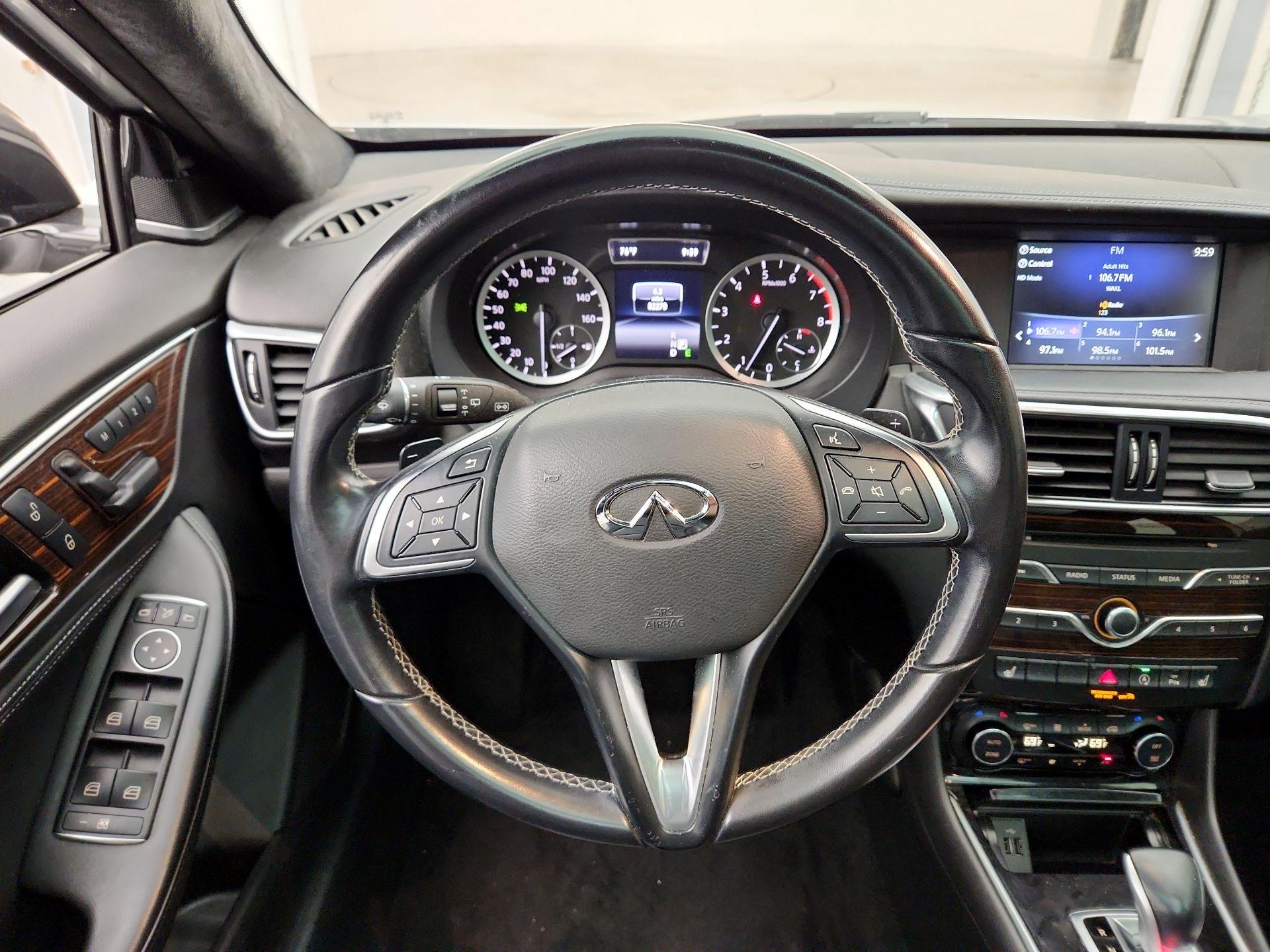 Thumbnail: 2017 INFINITI QX30 - 10