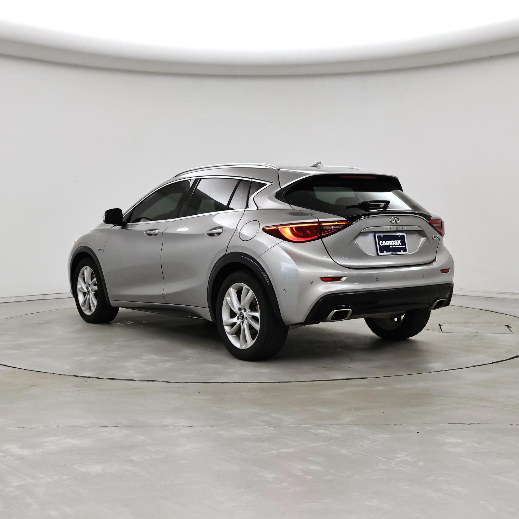 Thumbnail: 2017 INFINITI QX30 - 2