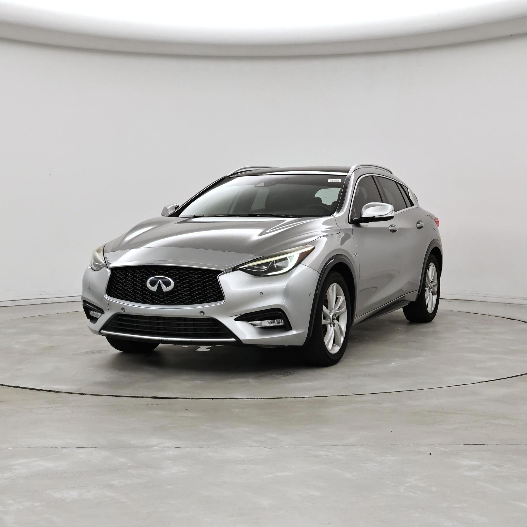 Thumbnail: 2017 INFINITI QX30 - 4