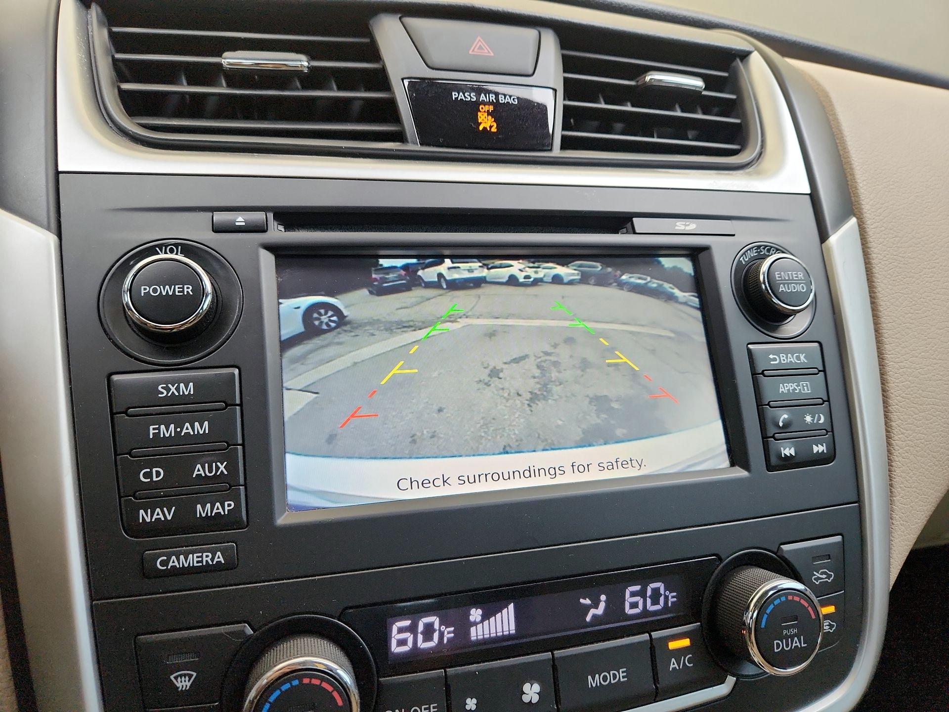 Thumbnail: 2016 Nissan Altima - 15