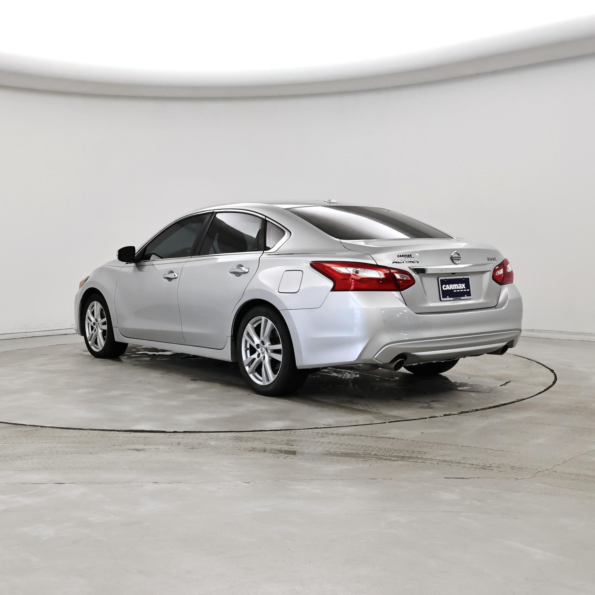 Thumbnail: 2016 Nissan Altima - 2