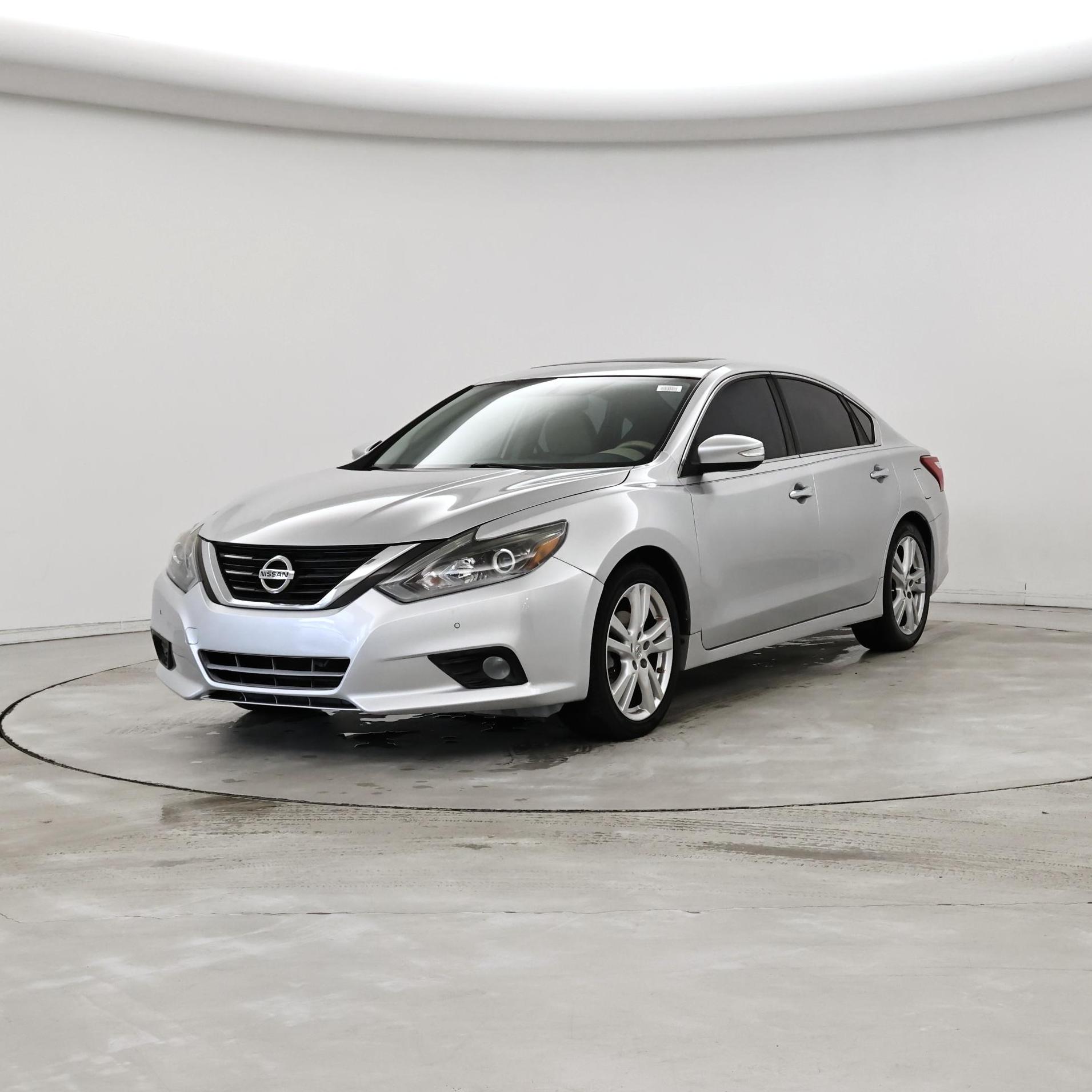 Thumbnail: 2016 Nissan Altima - 4