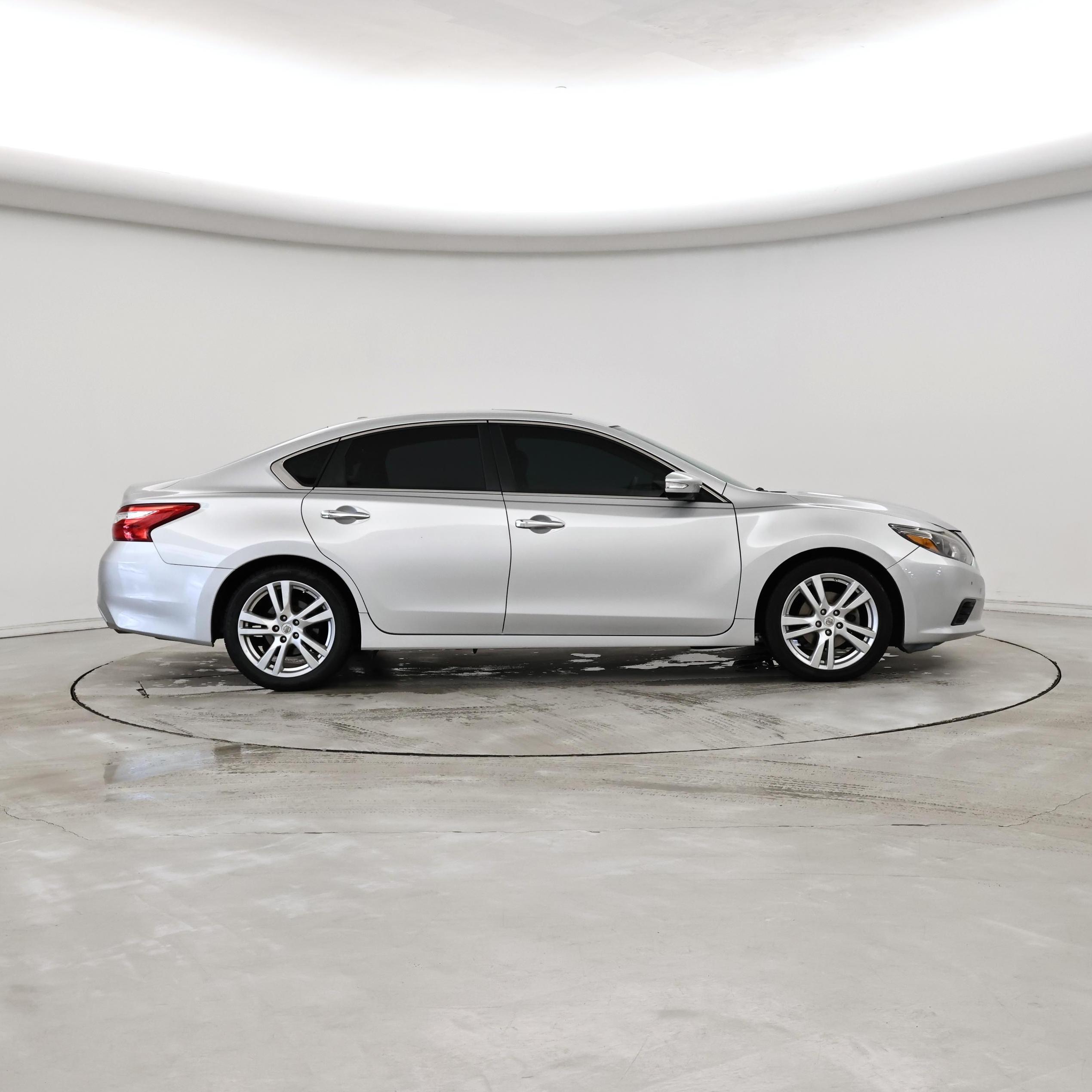 Thumbnail: 2016 Nissan Altima - 7