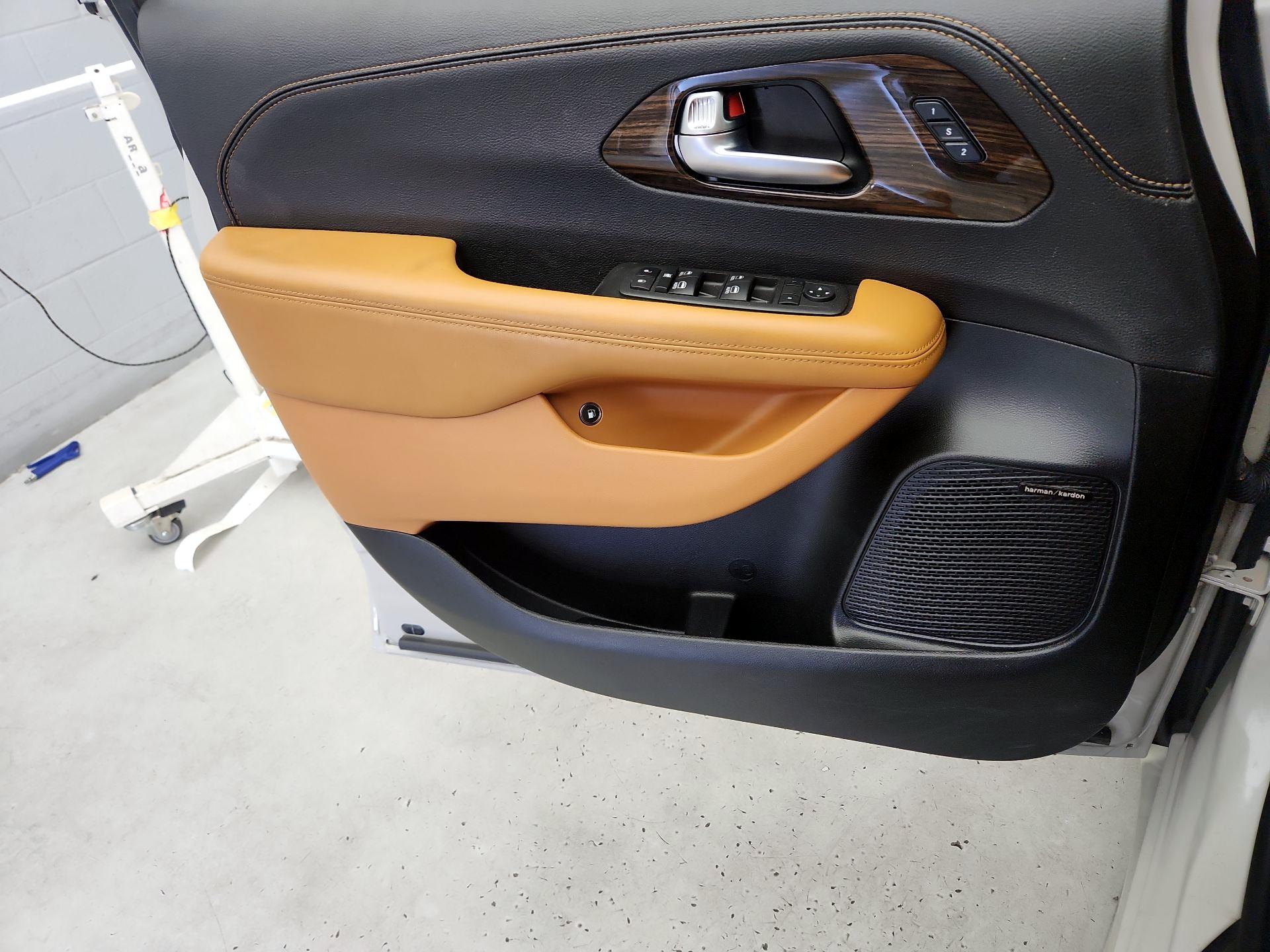 Thumbnail: 2021 Chrysler Pacifica - 12