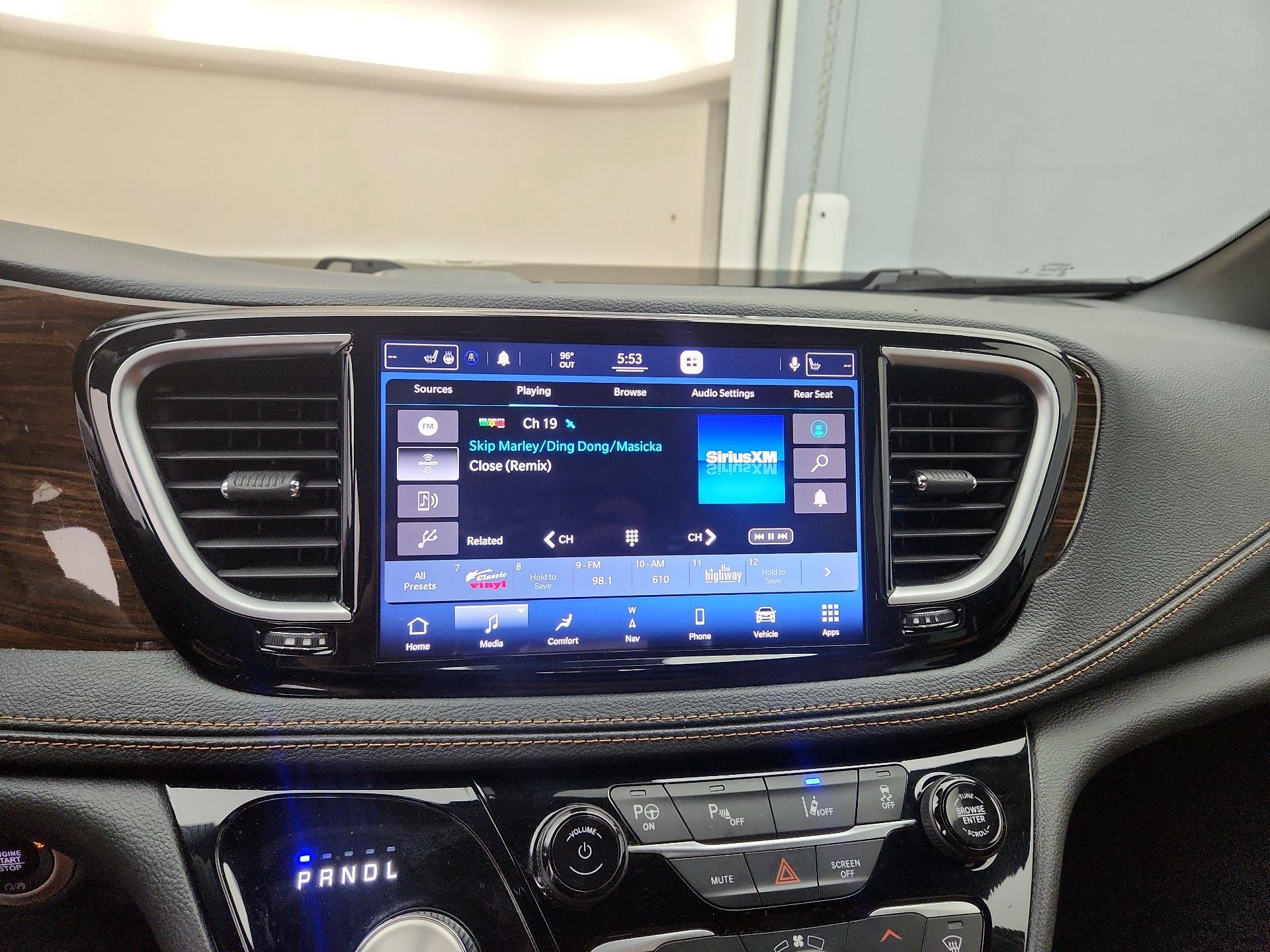 Thumbnail: 2021 Chrysler Pacifica - 15