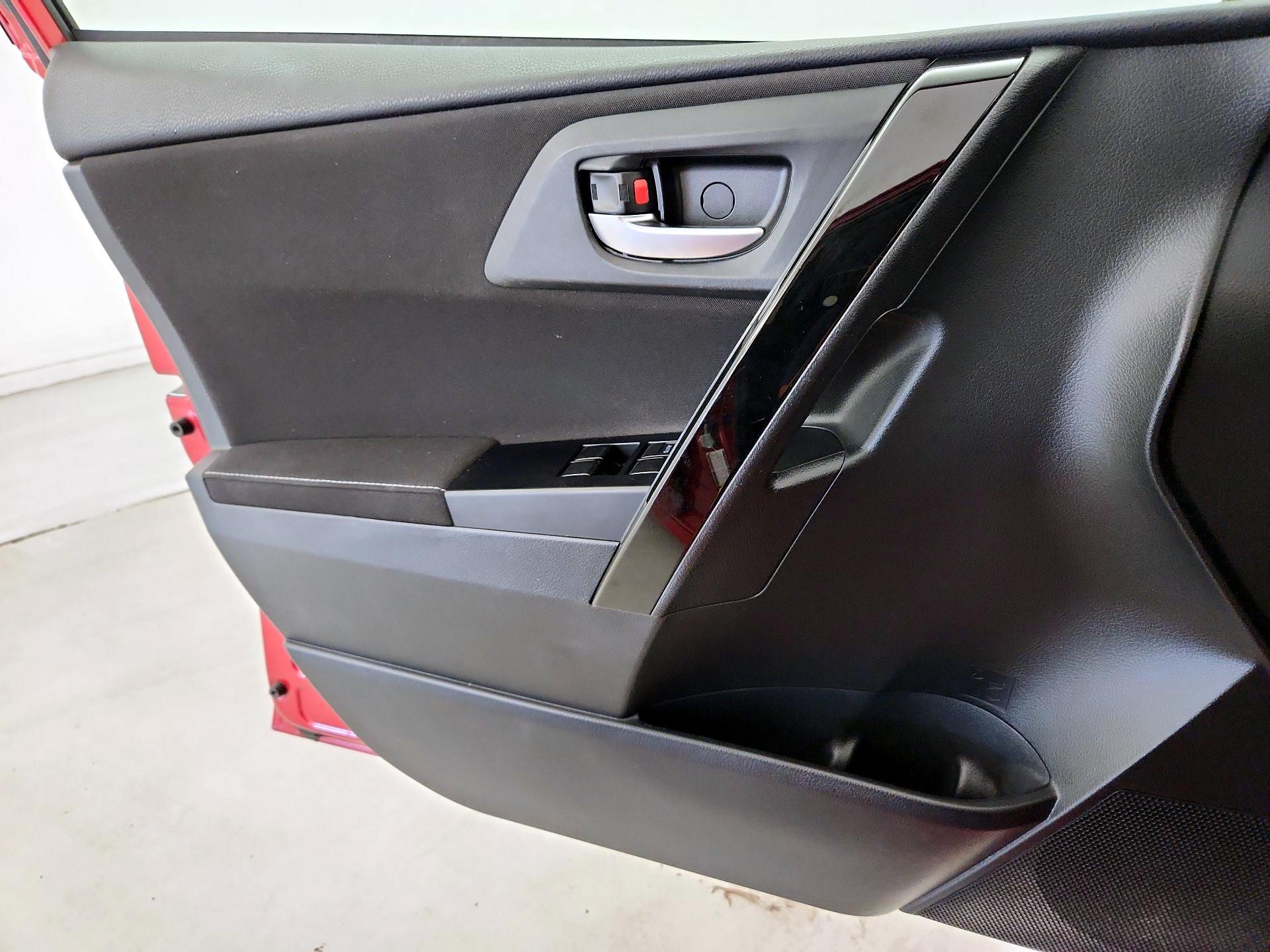 Thumbnail: 2017 Toyota Corolla iM - 12