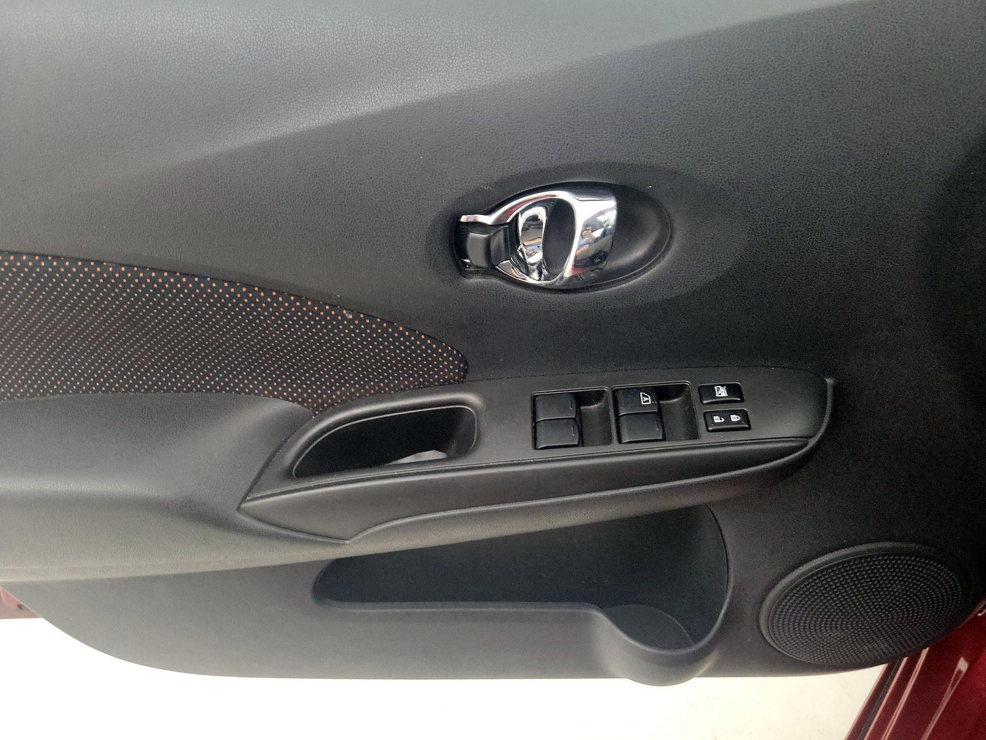 Thumbnail: 2018 Nissan Versa Note - 12