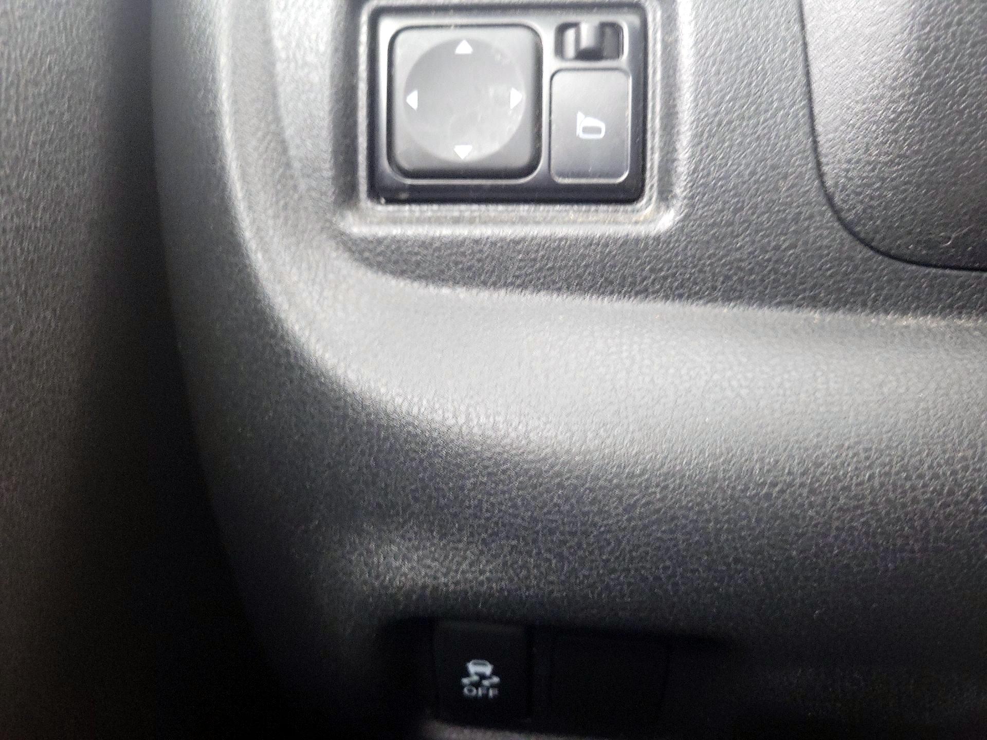 Thumbnail: 2018 Nissan Versa Note - 13