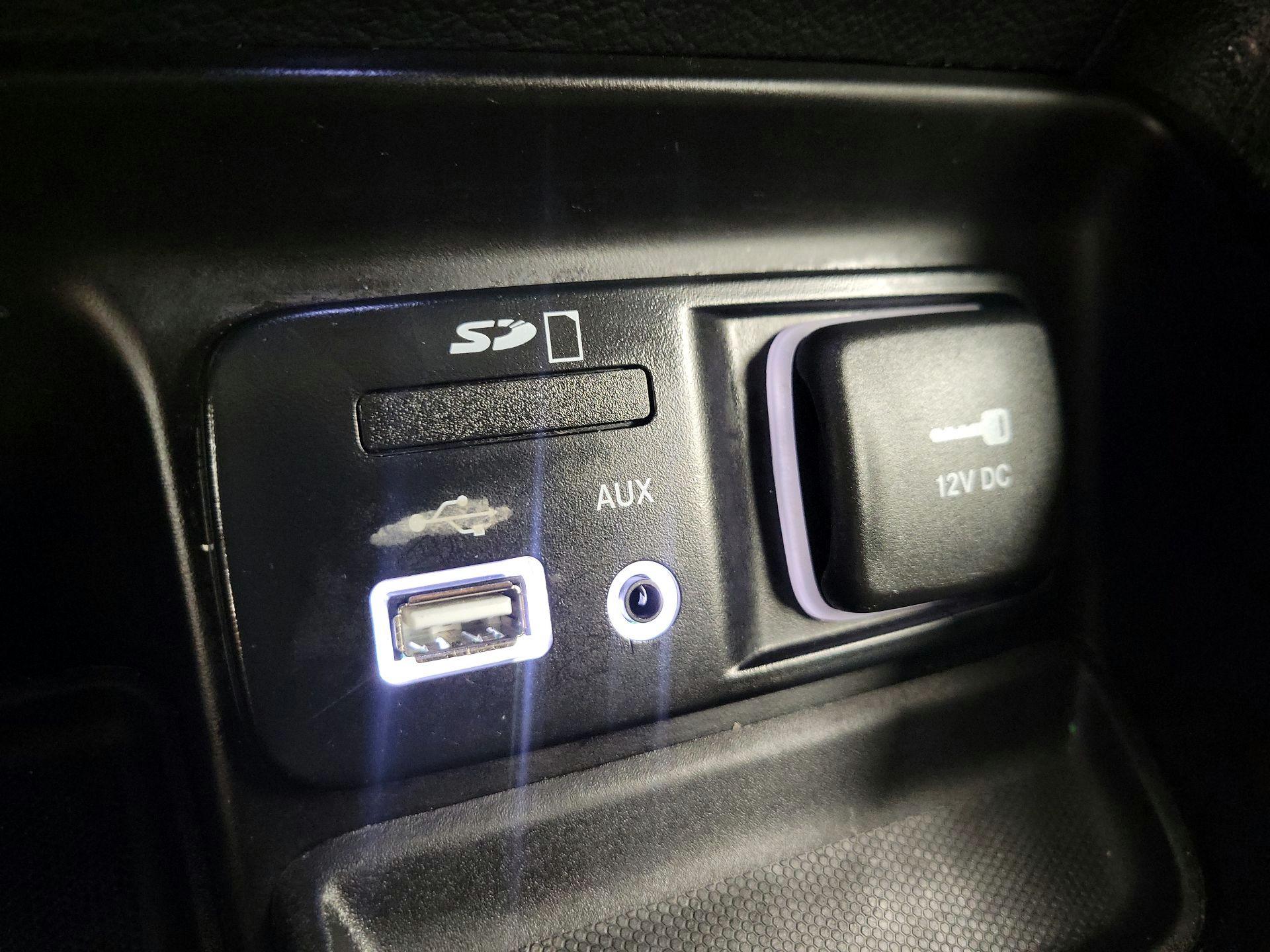Thumbnail: 2016 Jeep Cherokee - 18