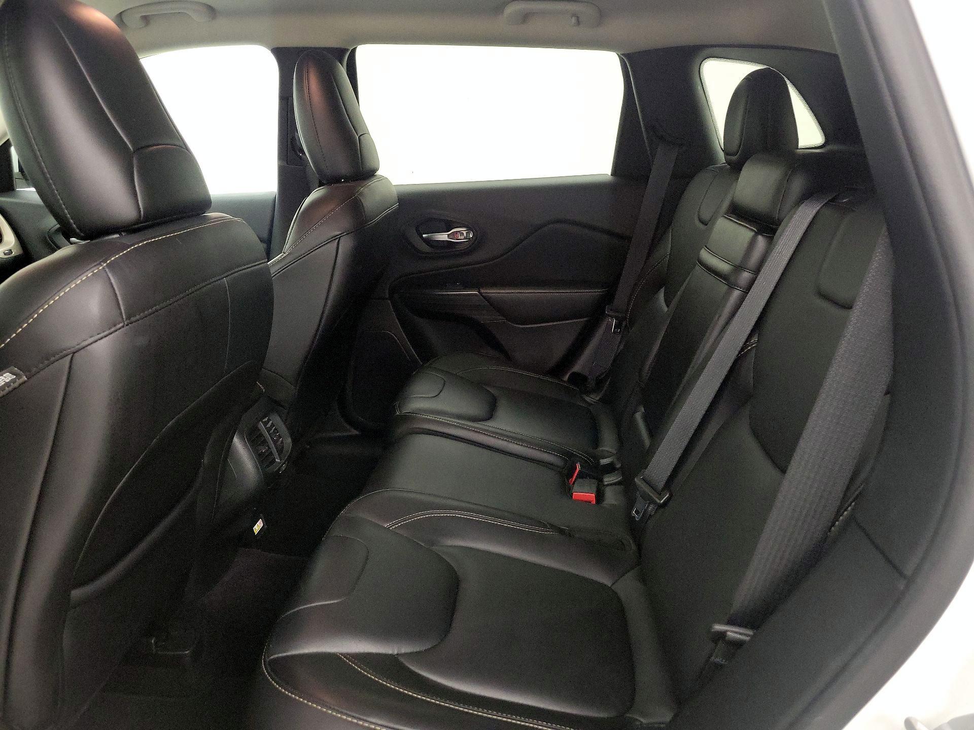 Thumbnail: 2016 Jeep Cherokee - 19
