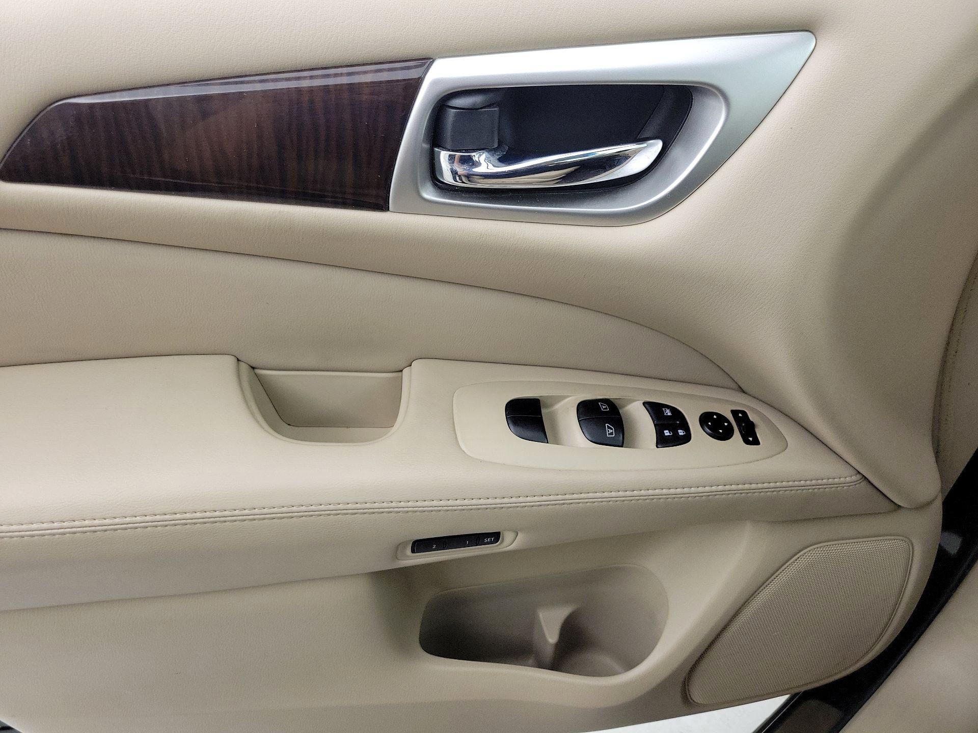 Thumbnail: 2014 Nissan Pathfinder - 12
