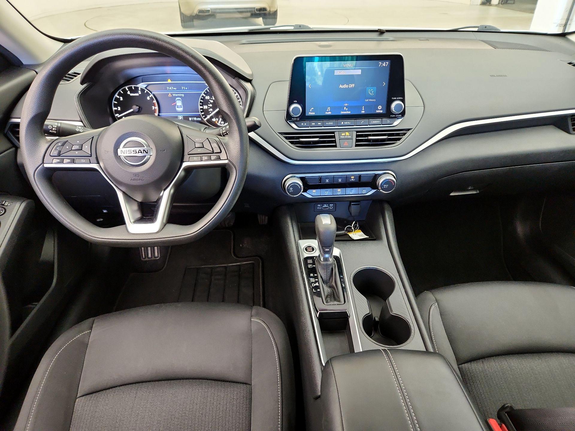 Thumbnail: 2019 Nissan Altima - 9