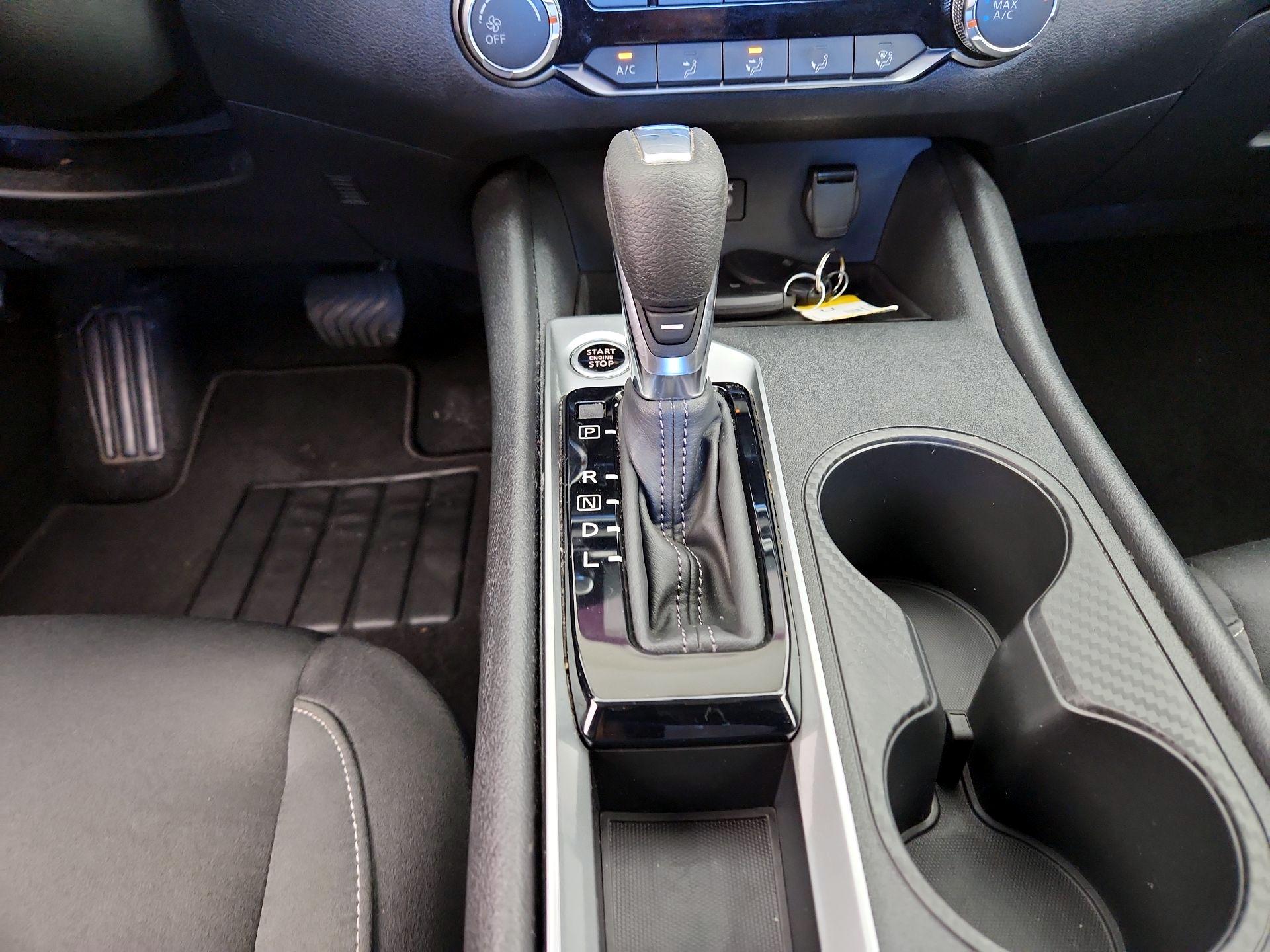 Thumbnail: 2019 Nissan Altima - 17