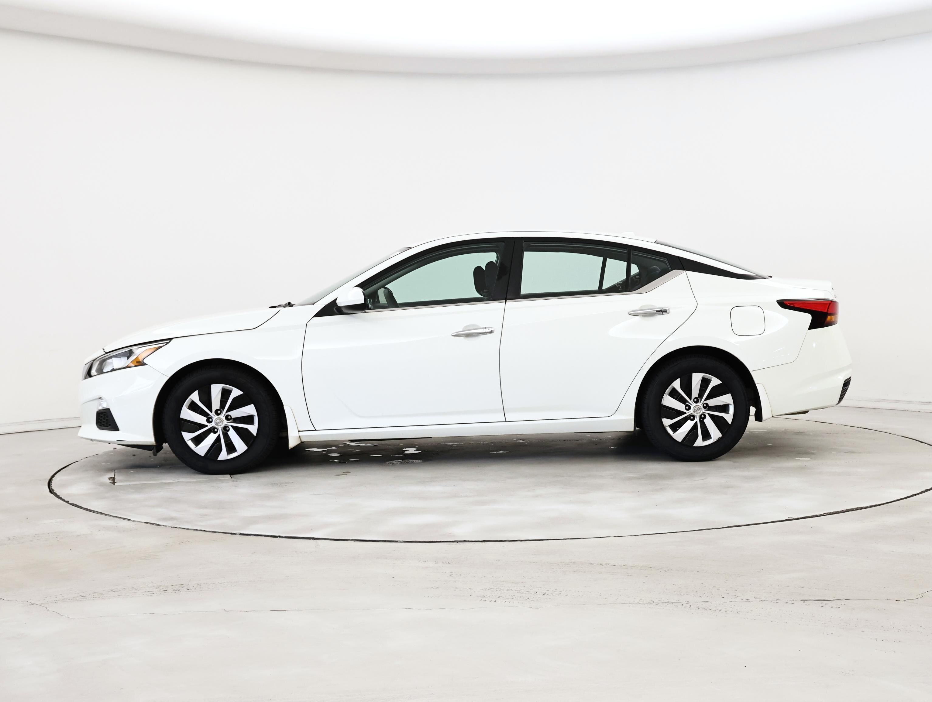 Thumbnail: 2019 Nissan Altima - 3