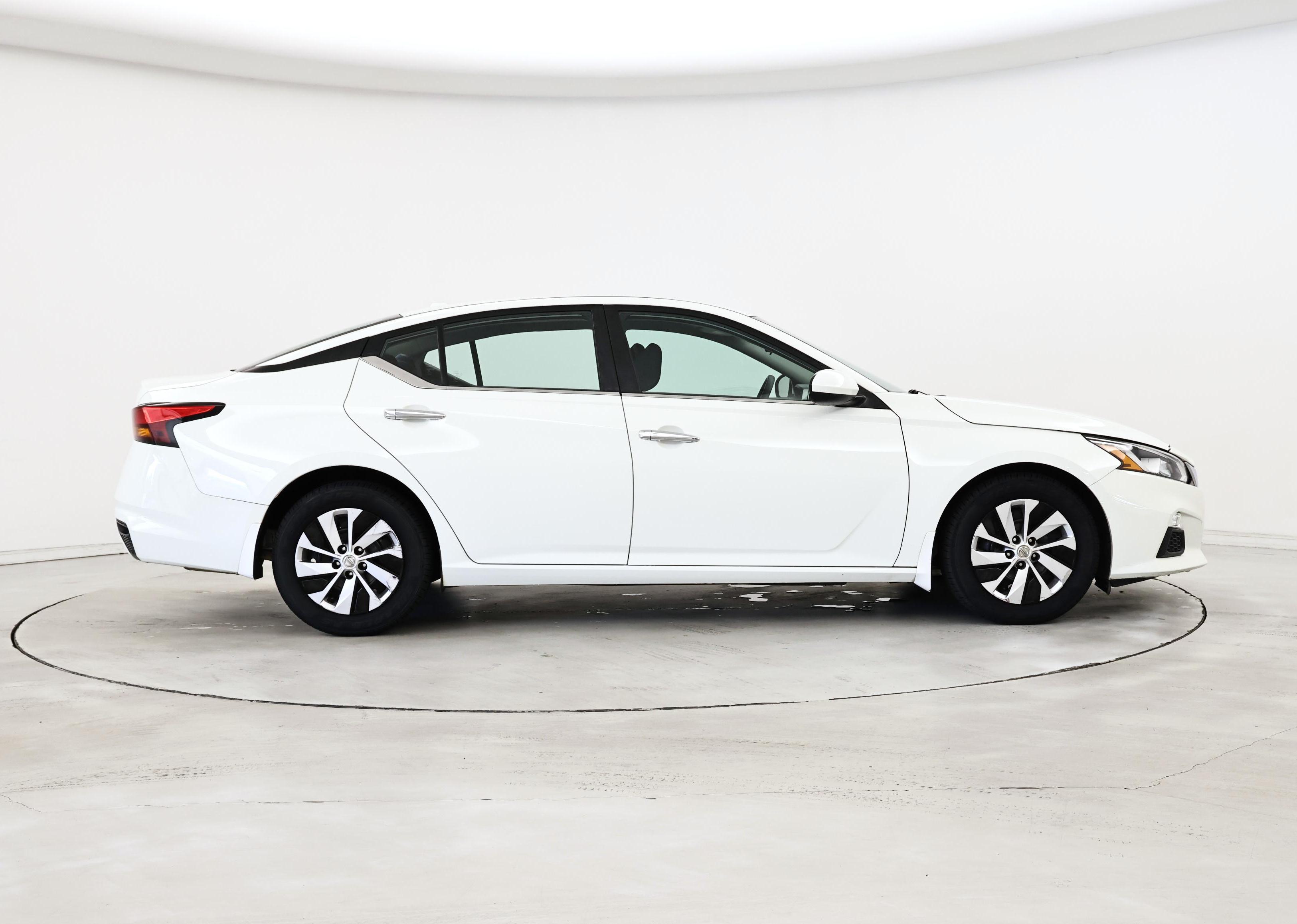 Thumbnail: 2019 Nissan Altima - 7