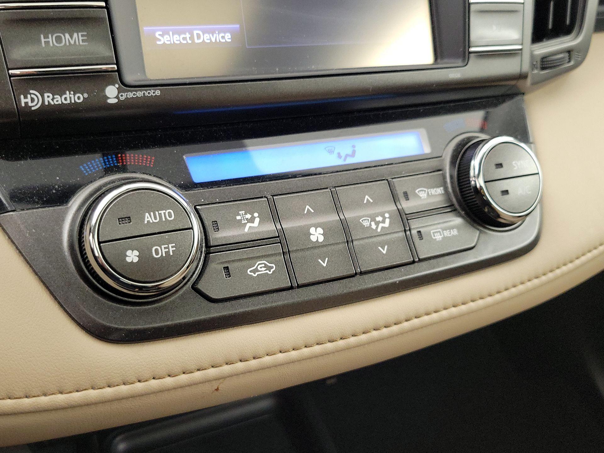 Thumbnail: 2014 Toyota RAV4 - 16