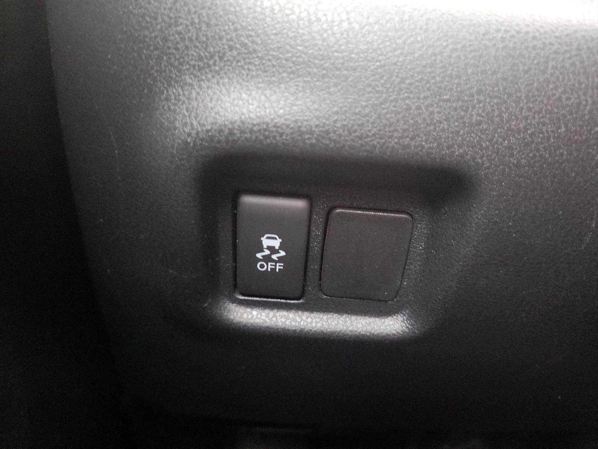 Thumbnail: 2015 Nissan Versa - 13