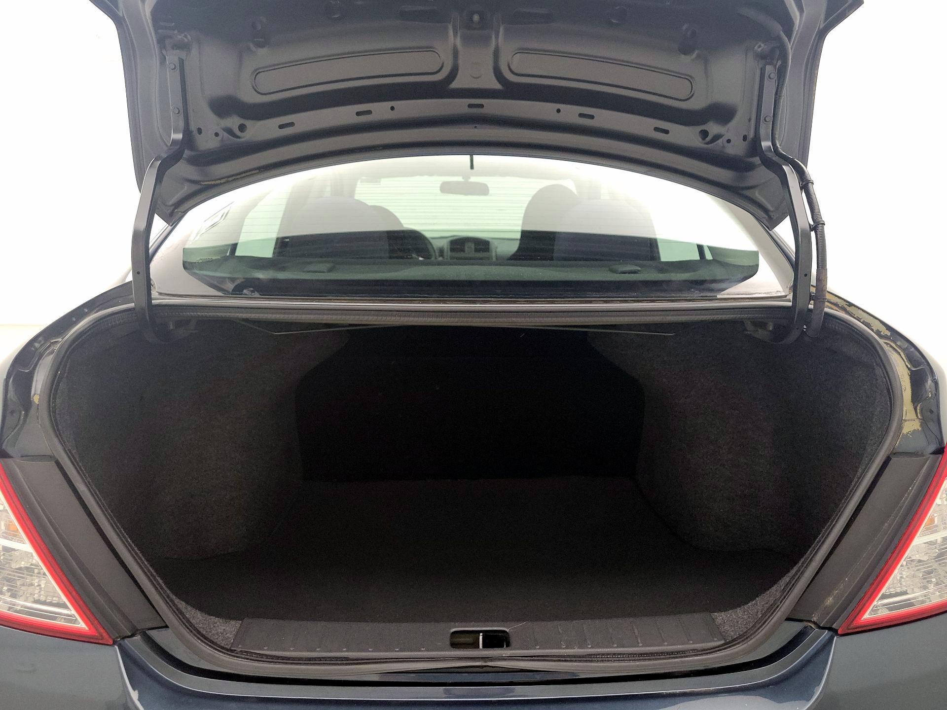 Thumbnail: 2015 Nissan Versa - 18