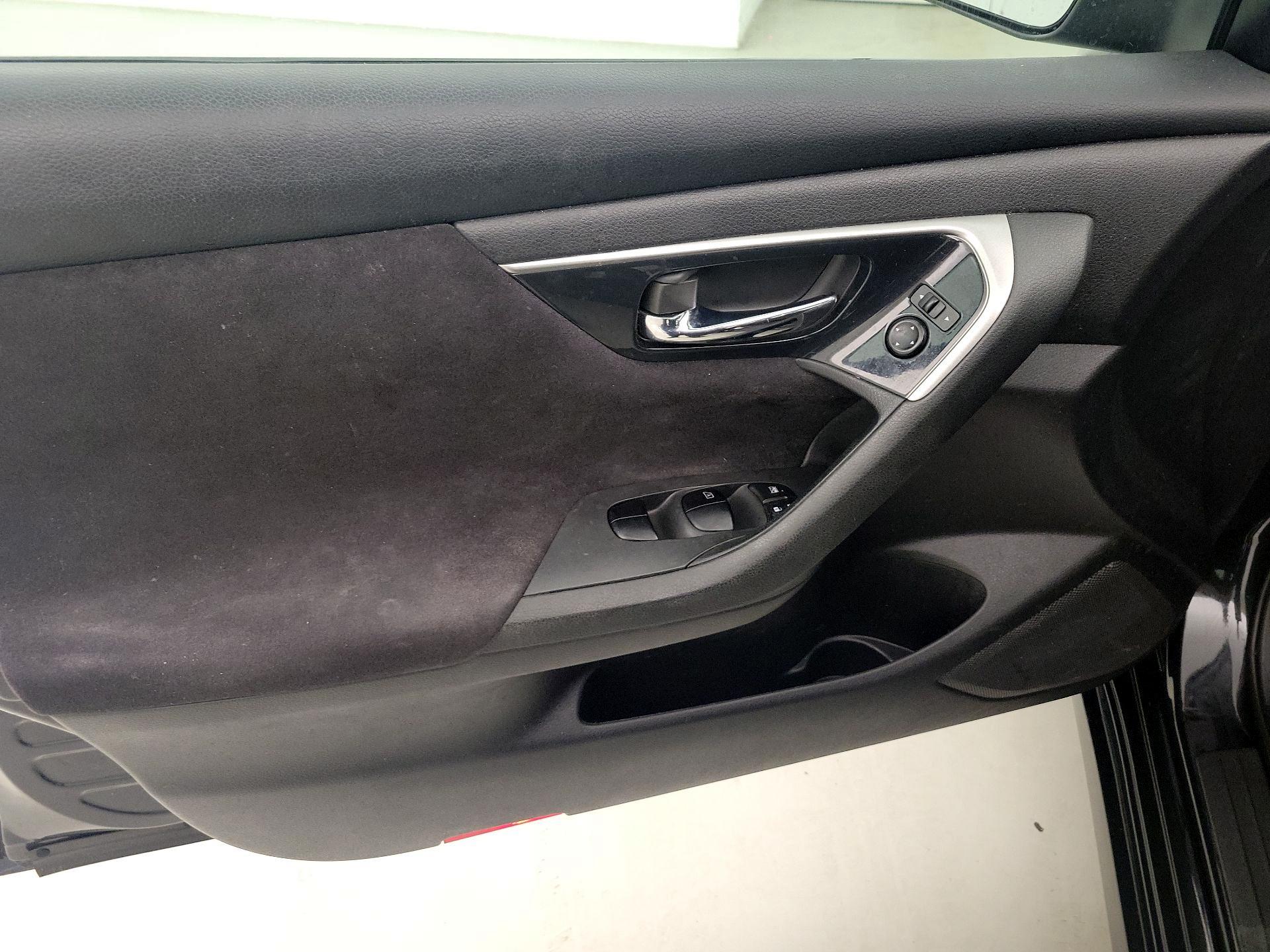 Thumbnail: 2013 Nissan Altima - 12