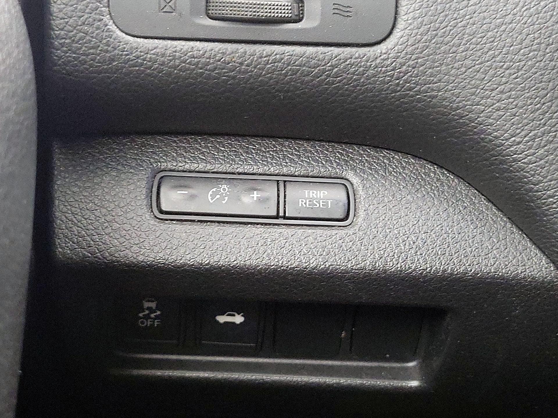 Thumbnail: 2013 Nissan Altima - 13