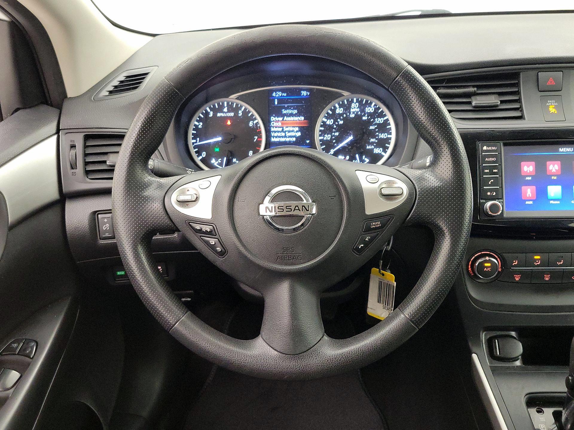 Thumbnail: 2019 Nissan Sentra - 10