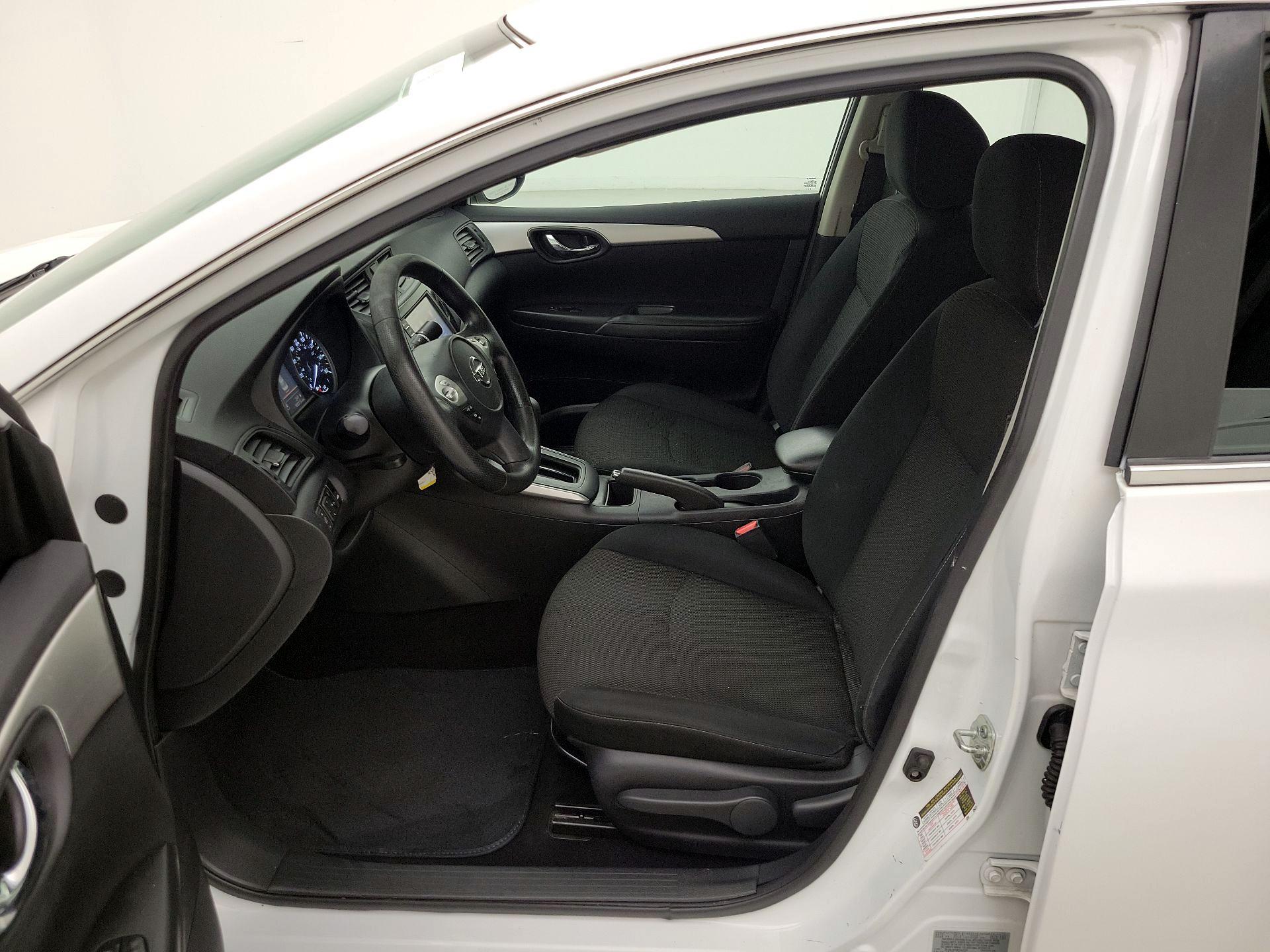 Thumbnail: 2019 Nissan Sentra - 11