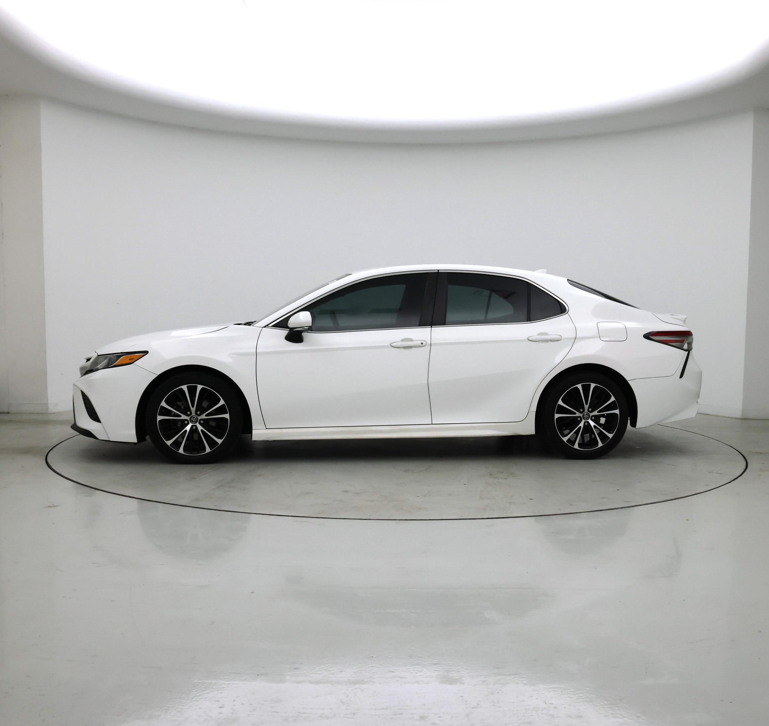 Thumbnail: 2018 Toyota Camry - 3
