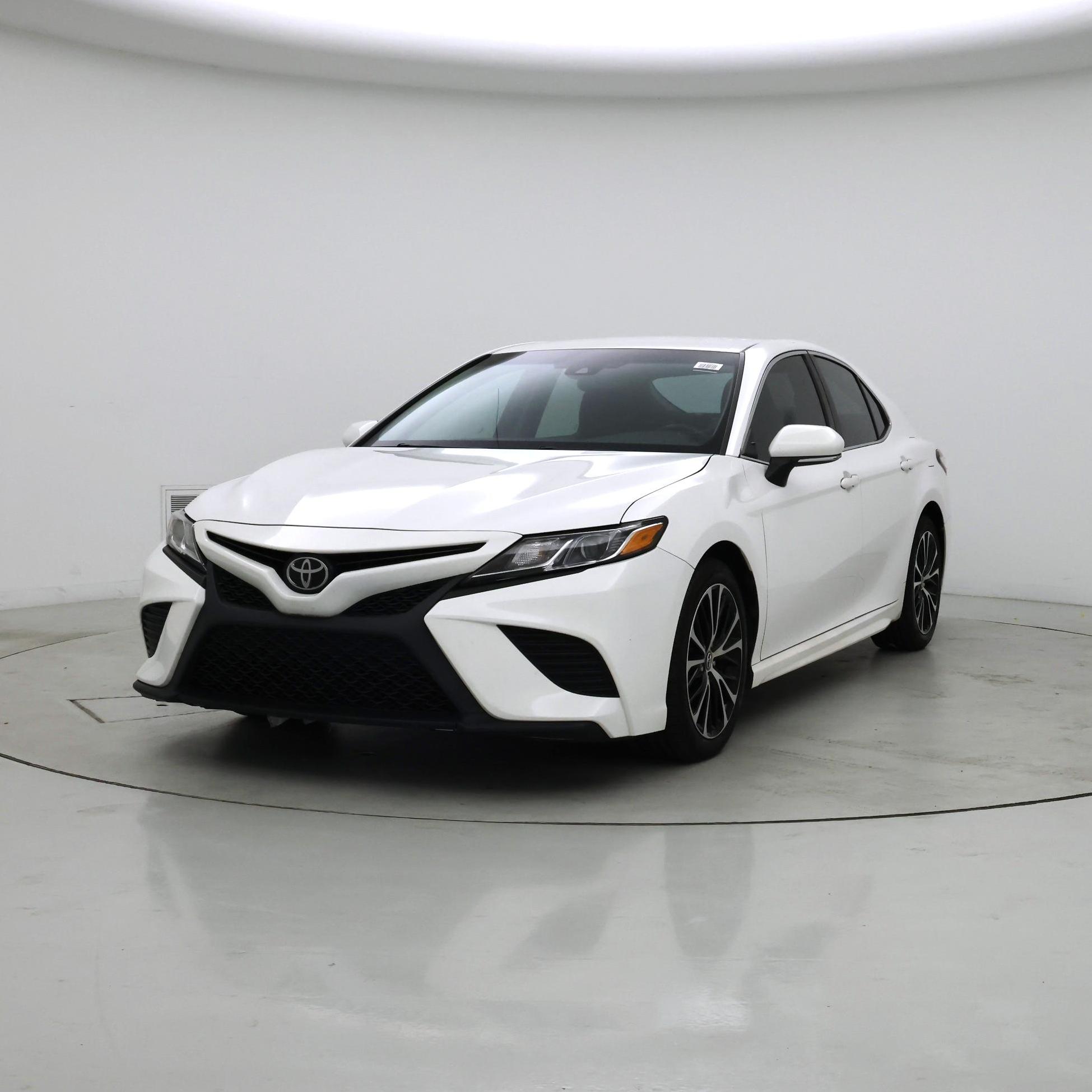 Thumbnail: 2018 Toyota Camry - 4