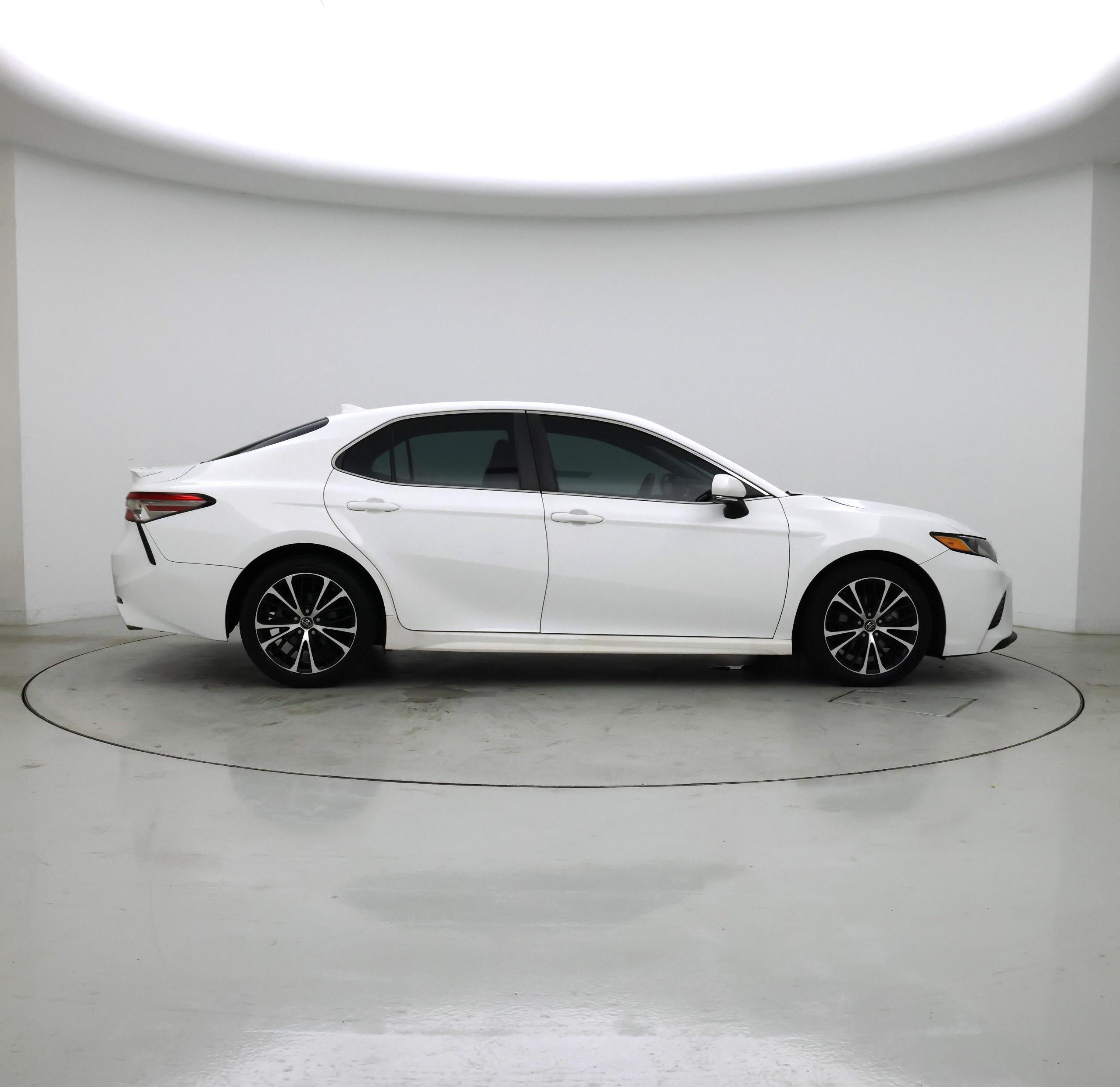 Thumbnail: 2018 Toyota Camry - 7