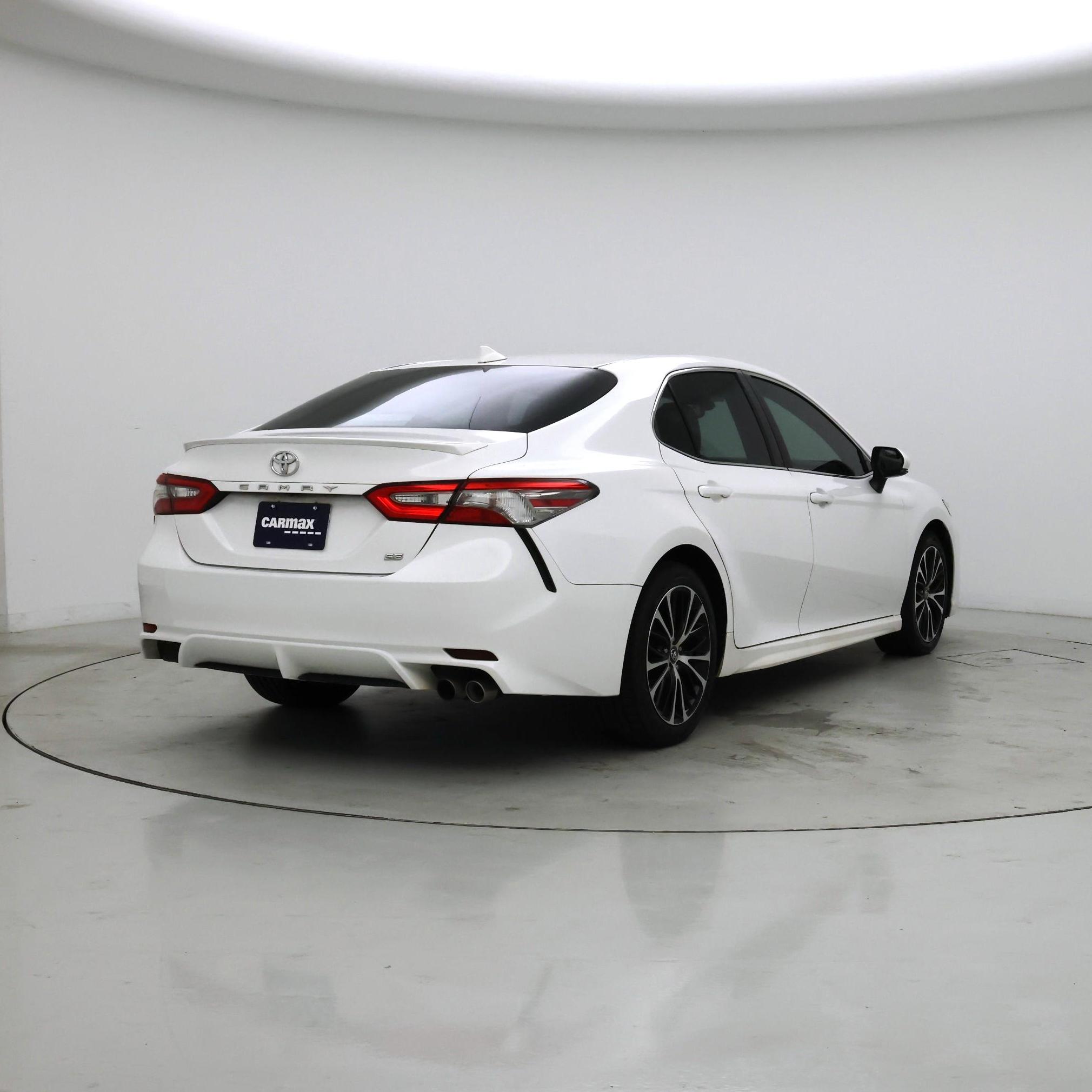 Thumbnail: 2018 Toyota Camry - 8