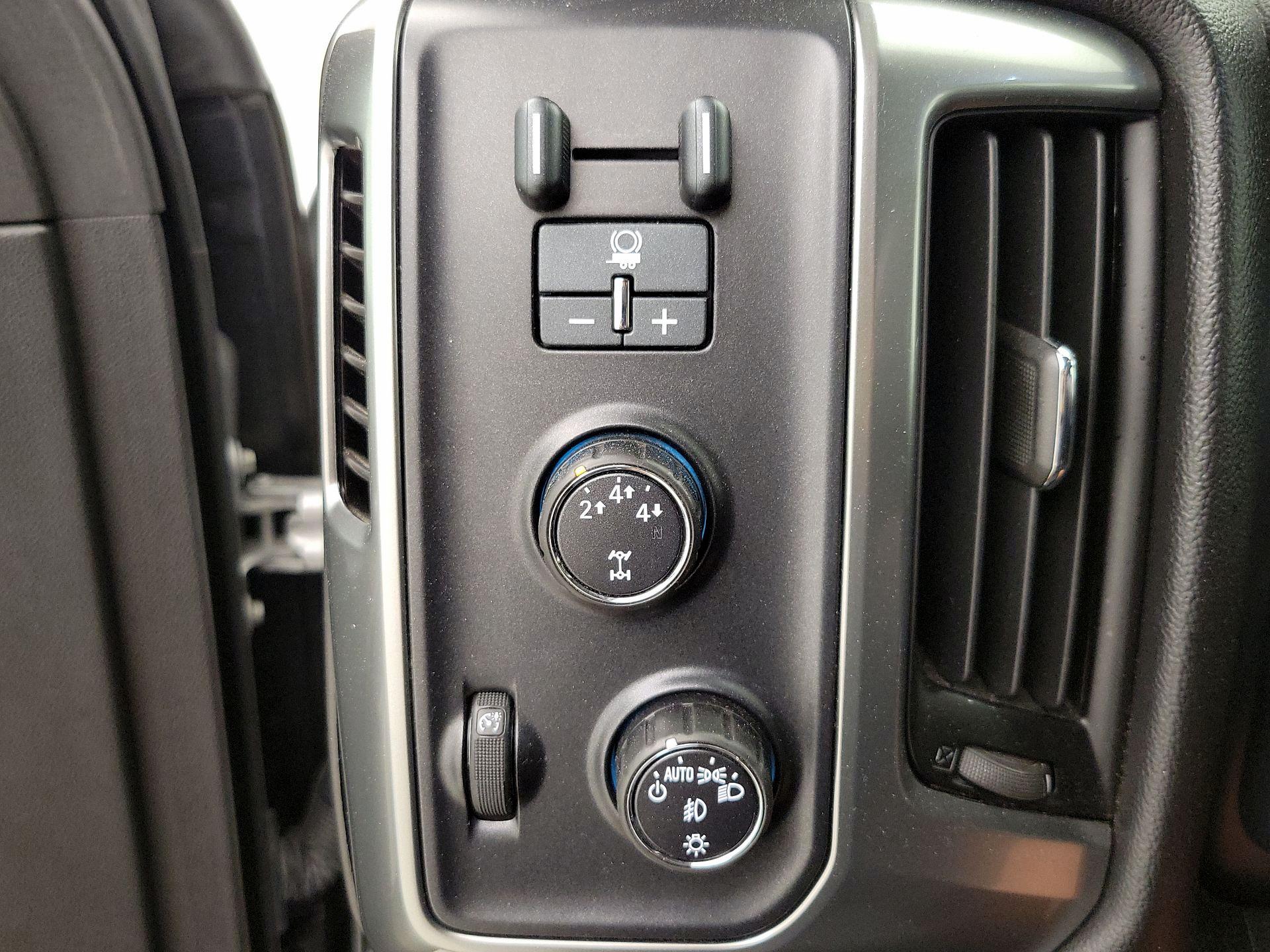 Thumbnail: 2015 Chevrolet Silverado 2500 - 13