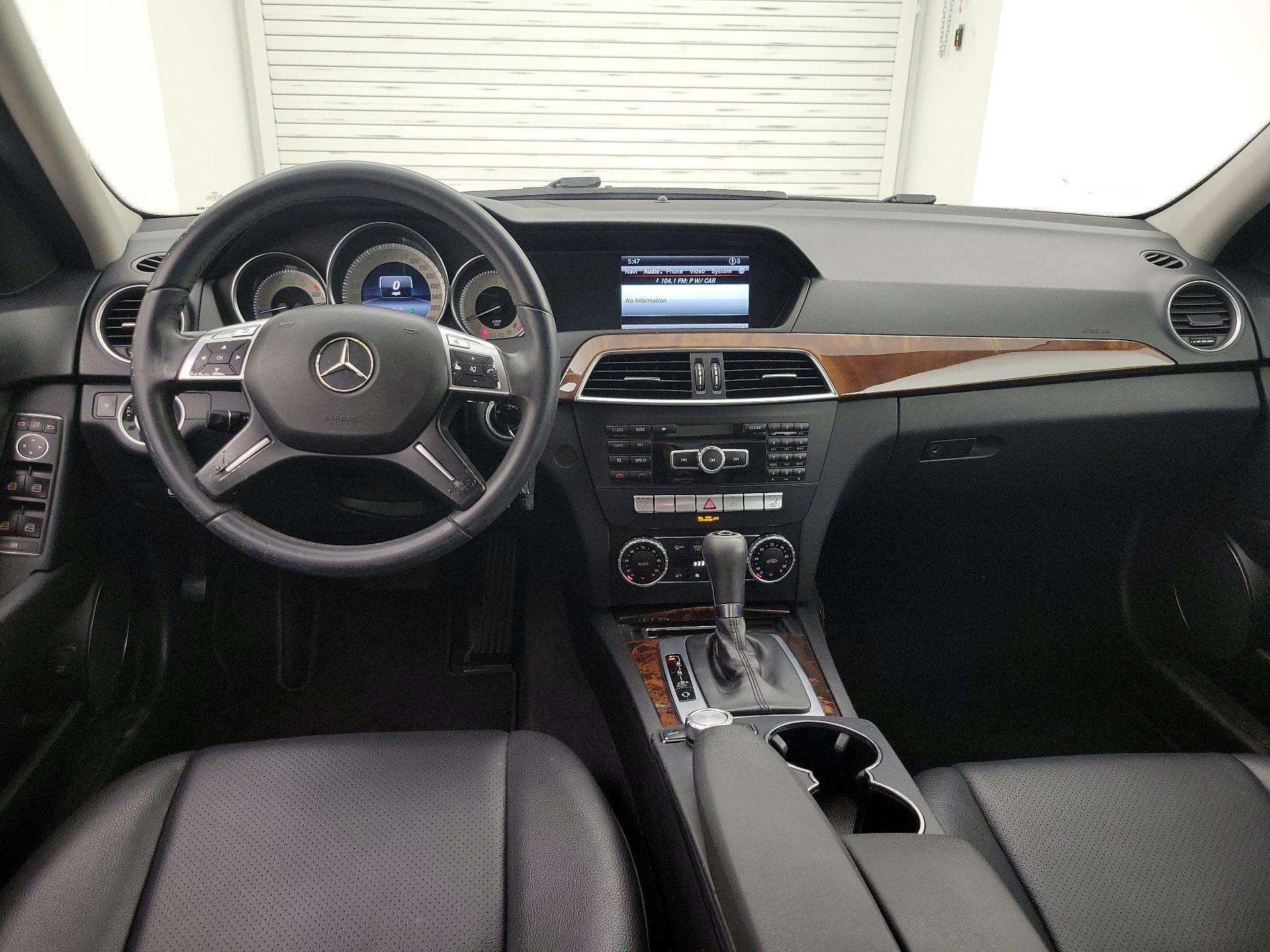 Thumbnail: 2014 Mercedes-Benz C-Class - 9