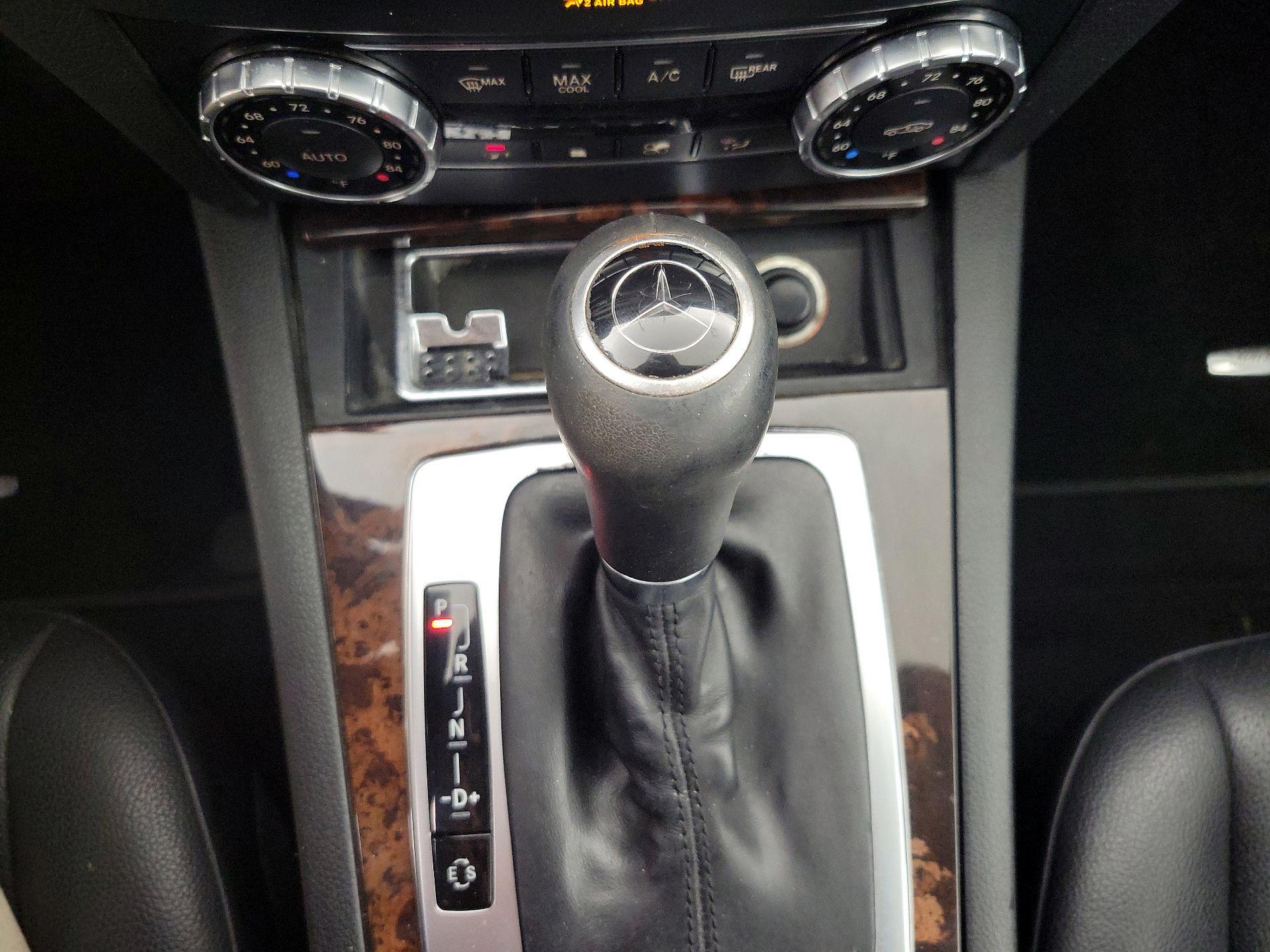 Thumbnail: 2014 Mercedes-Benz C-Class - 18