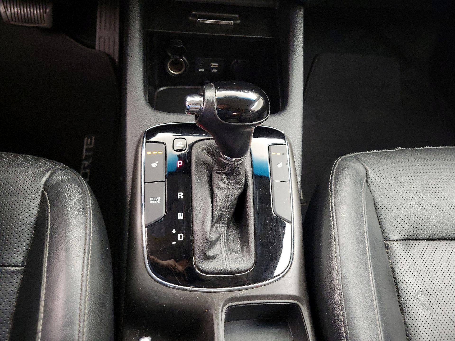 Thumbnail: 2017 Kia Forte - 17