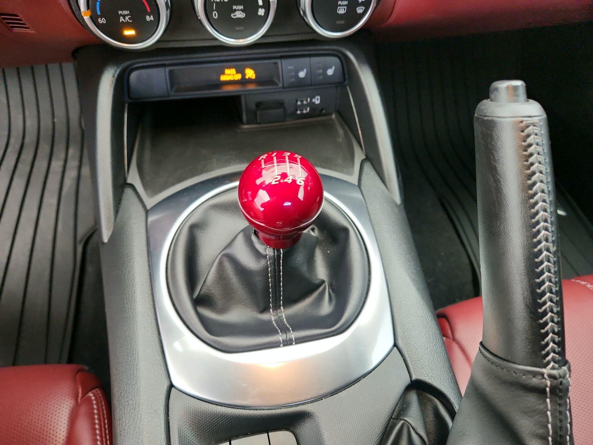 Thumbnail: 2020 Mazda MX-5 Miata - 17