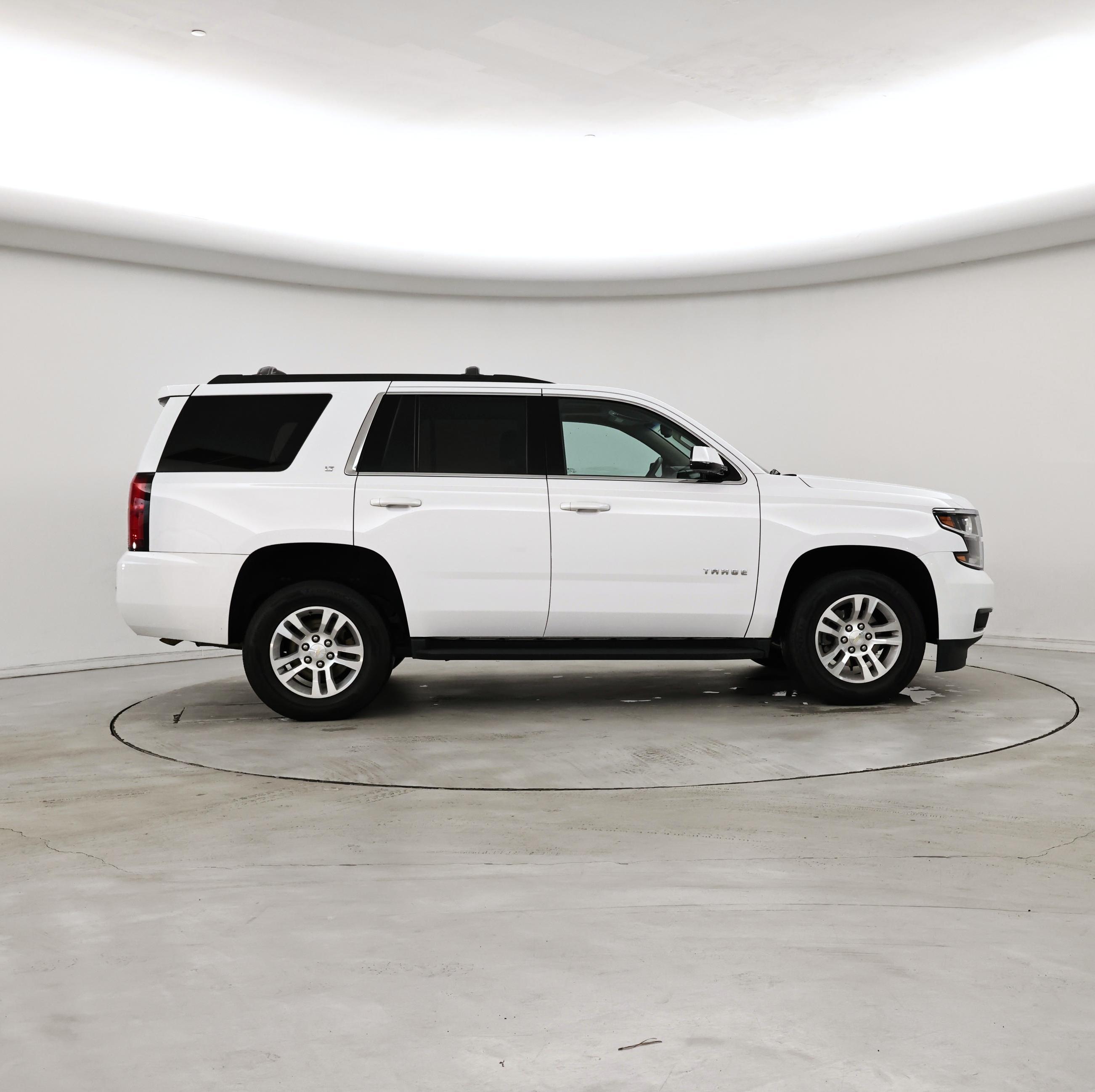 Thumbnail: 2018 Chevrolet Tahoe - 7