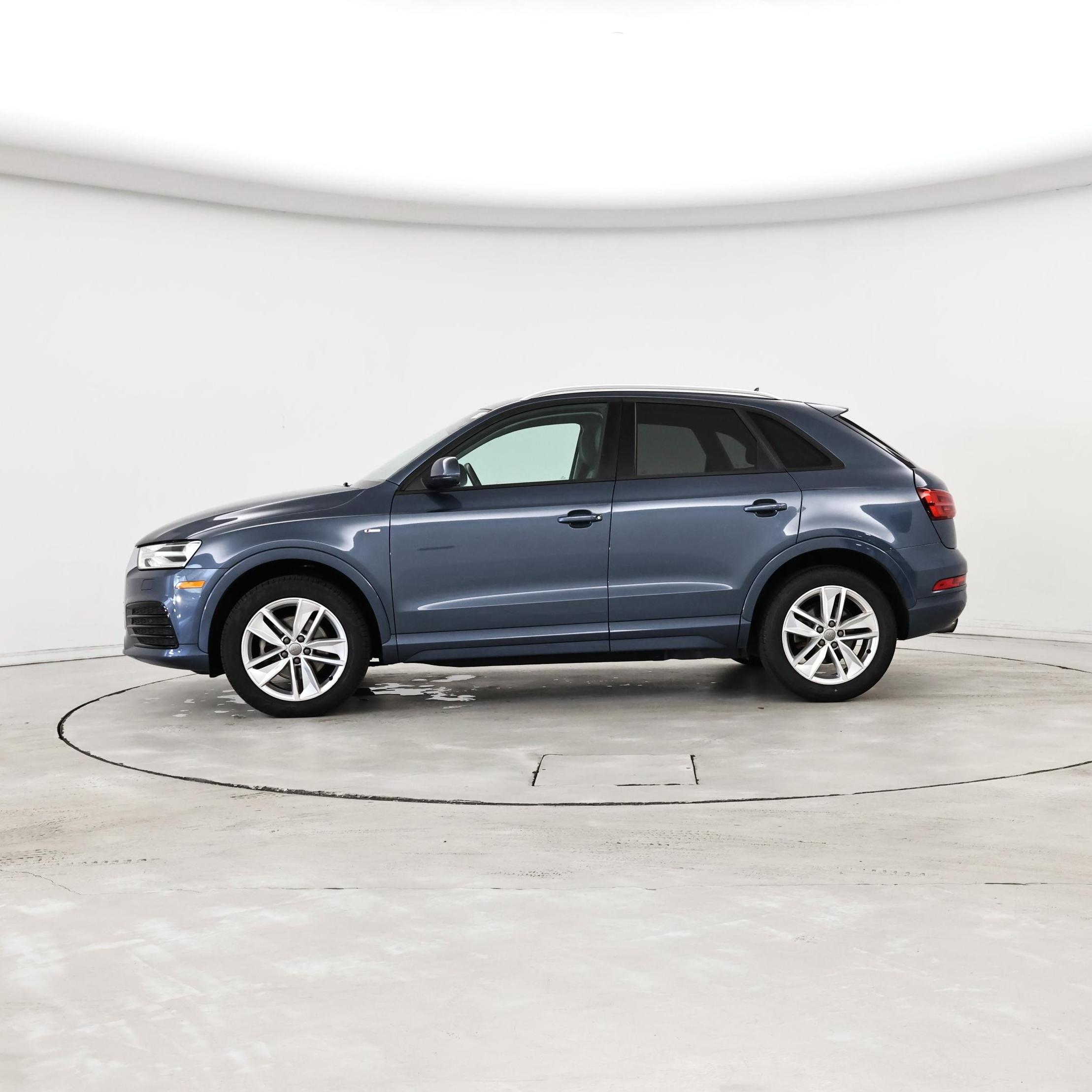 Thumbnail: 2018 Audi Q3 - 3