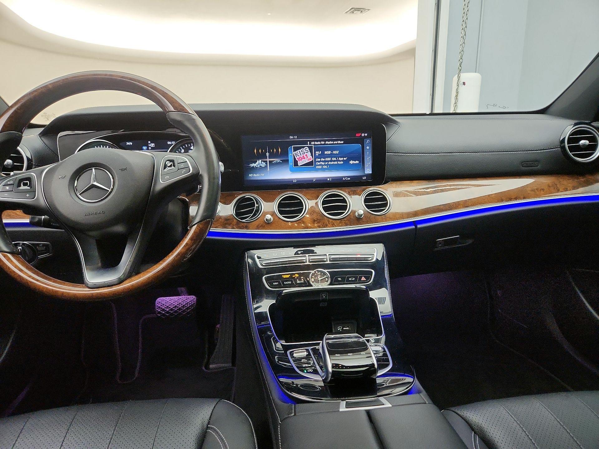 Thumbnail: 2017 Mercedes-Benz E-Class - 9