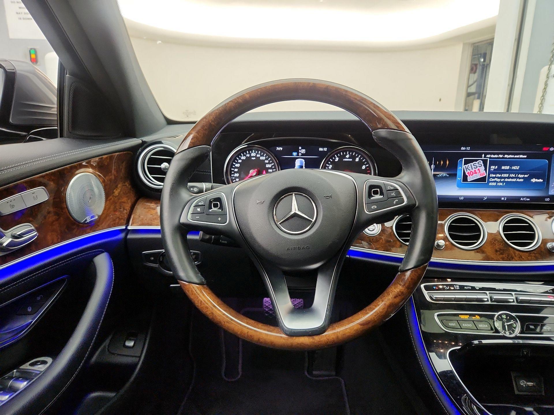 Thumbnail: 2017 Mercedes-Benz E-Class - 10
