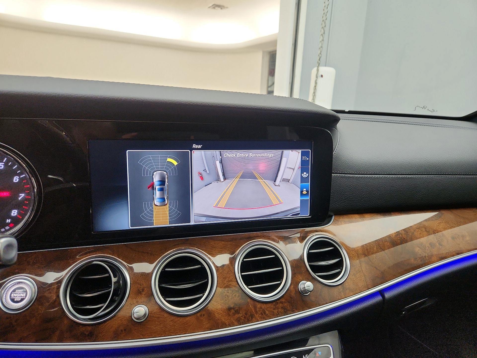 Thumbnail: 2017 Mercedes-Benz E-Class - 14