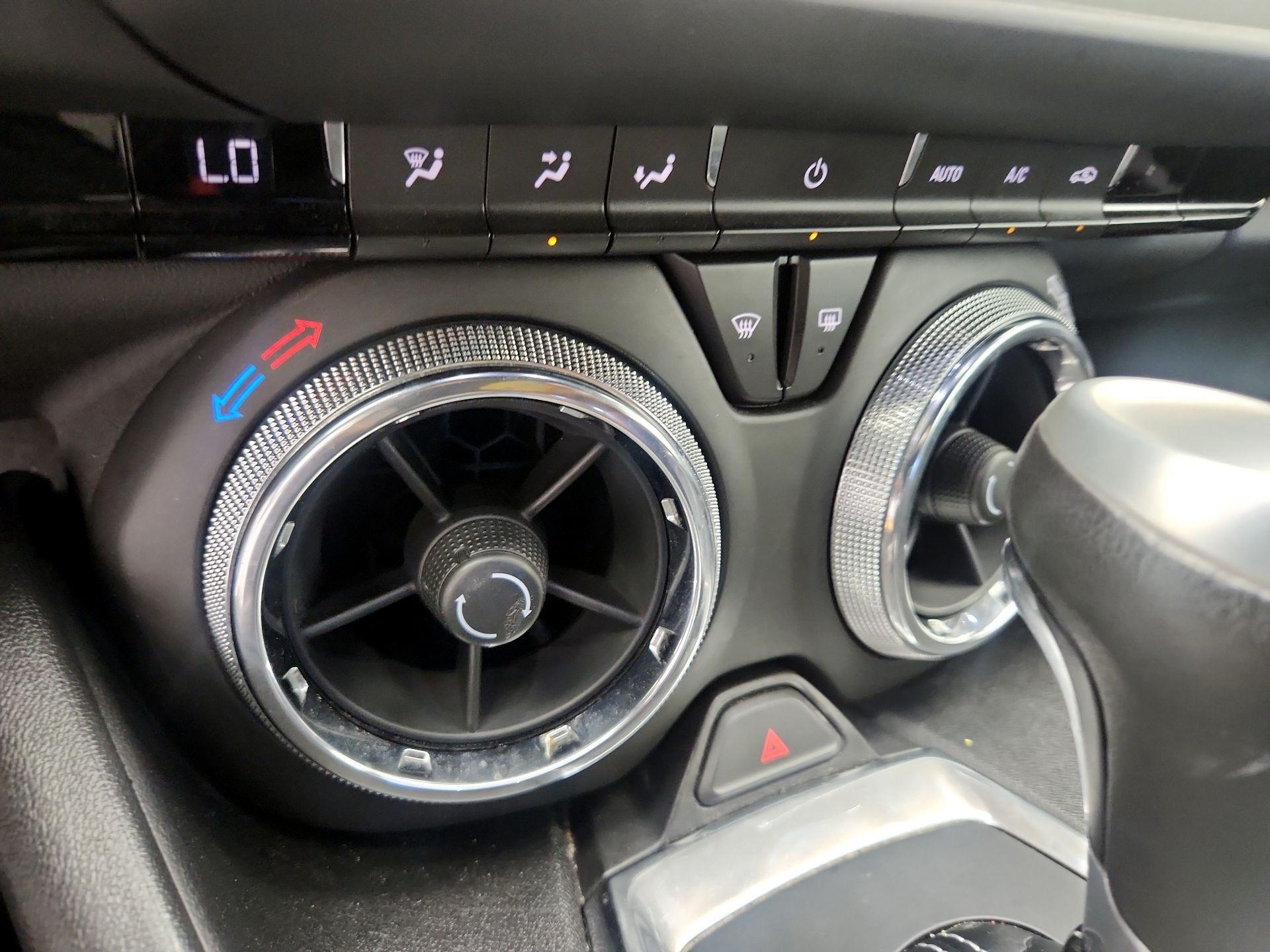 Thumbnail: 2019 Chevrolet Camaro - 16