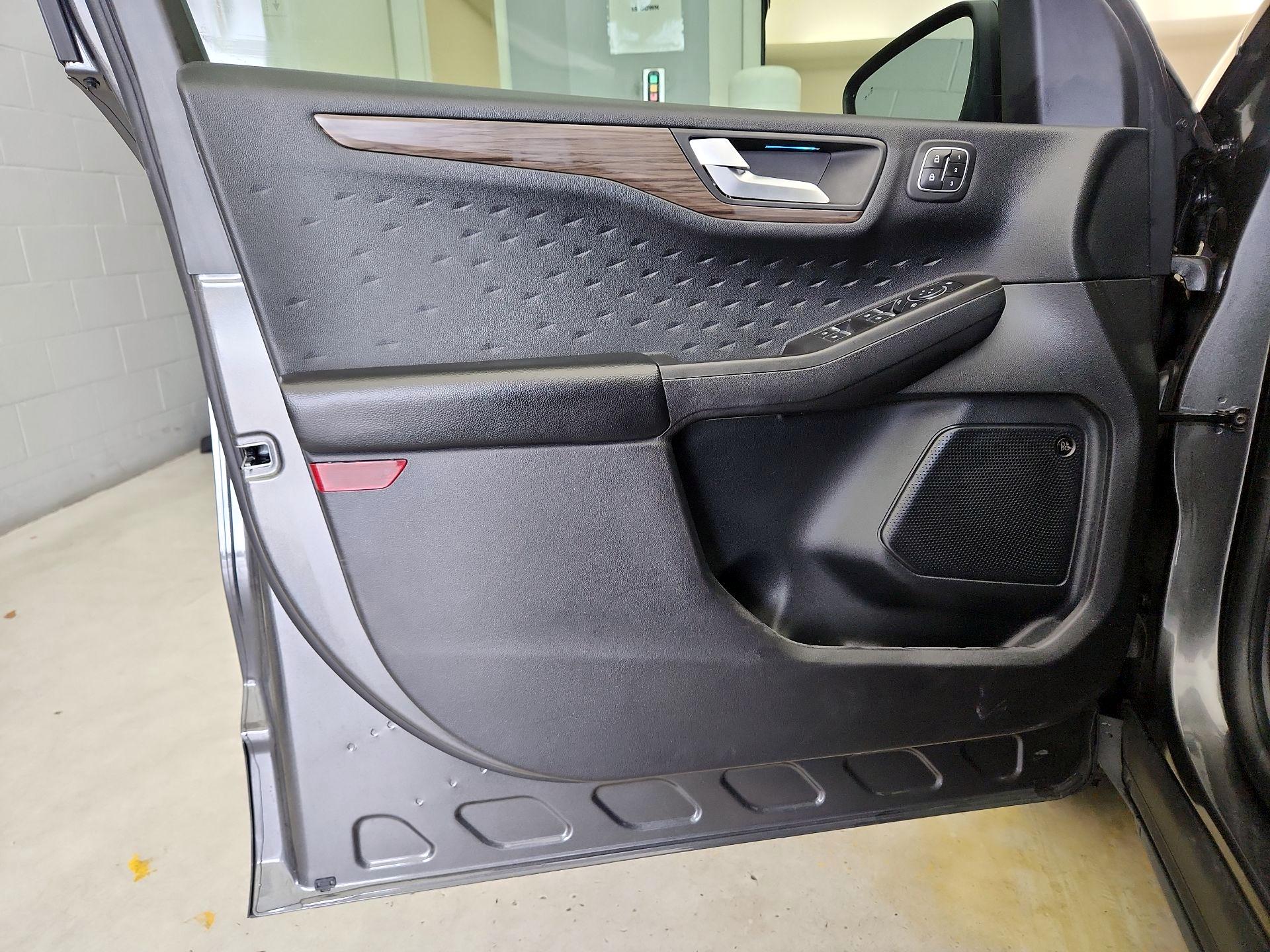 Thumbnail: 2020 Ford Escape - 12
